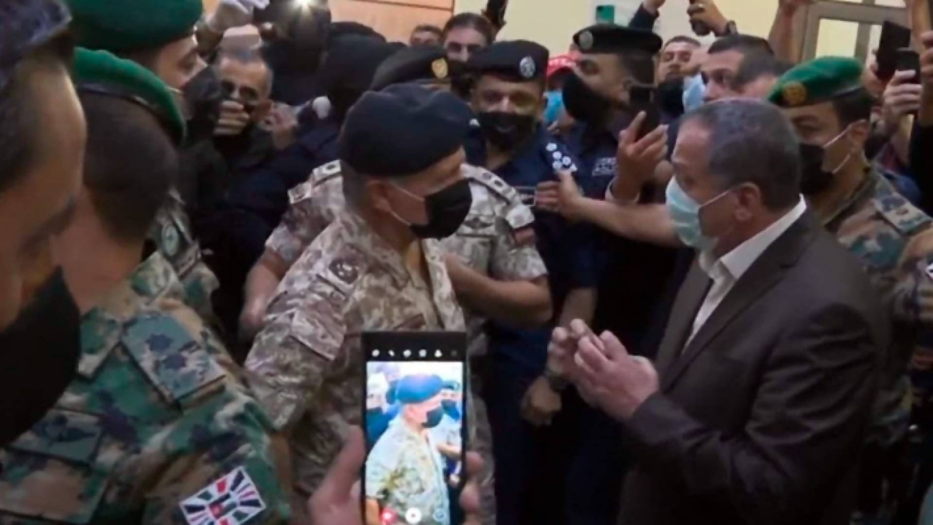 الملك في مستشفى السلط السبت