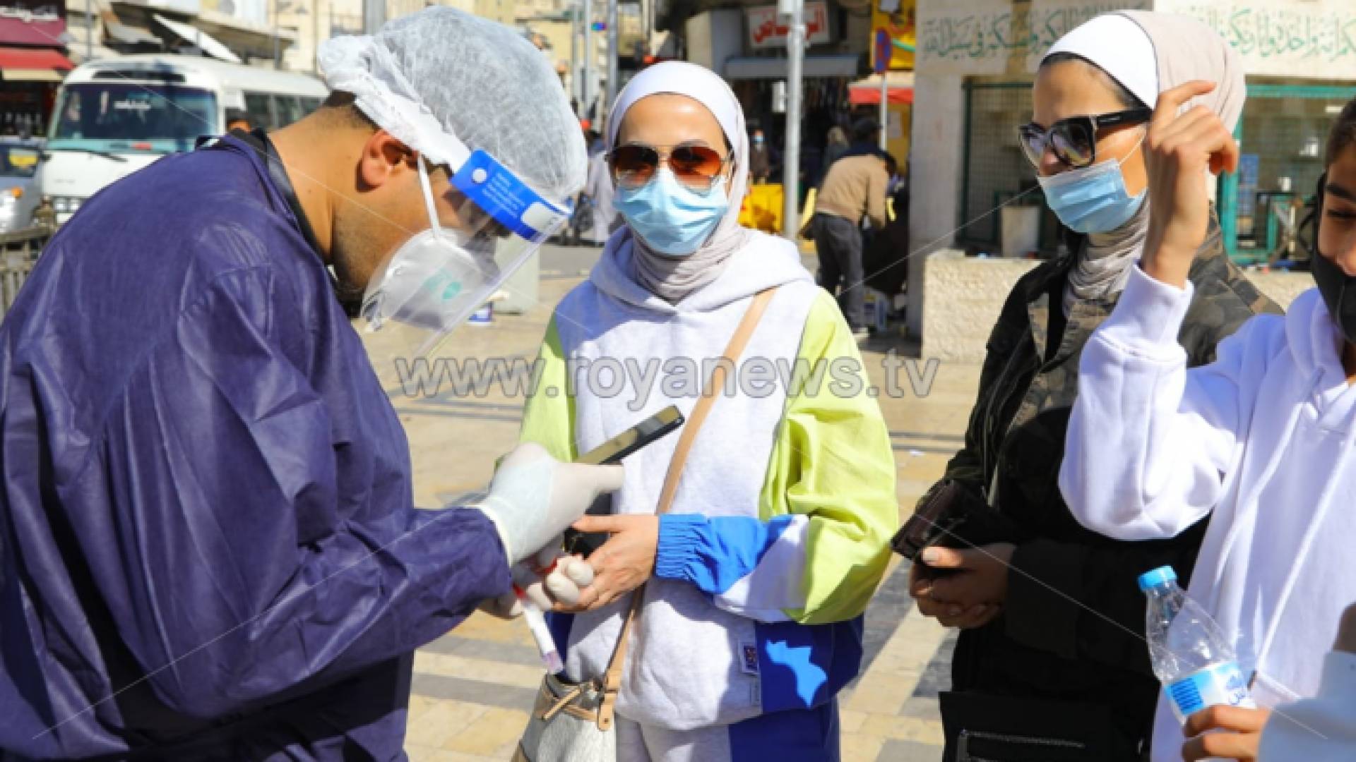 خلال إجراء فرق التقصي الوبائي فحوصات في العاصمة عمان