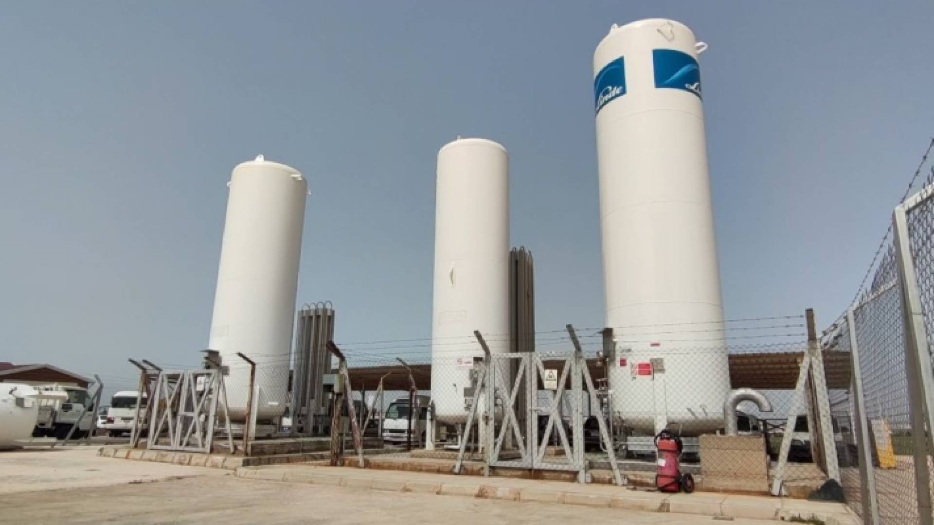 خزانات الأكسجين في مستشفى الملك المؤسس