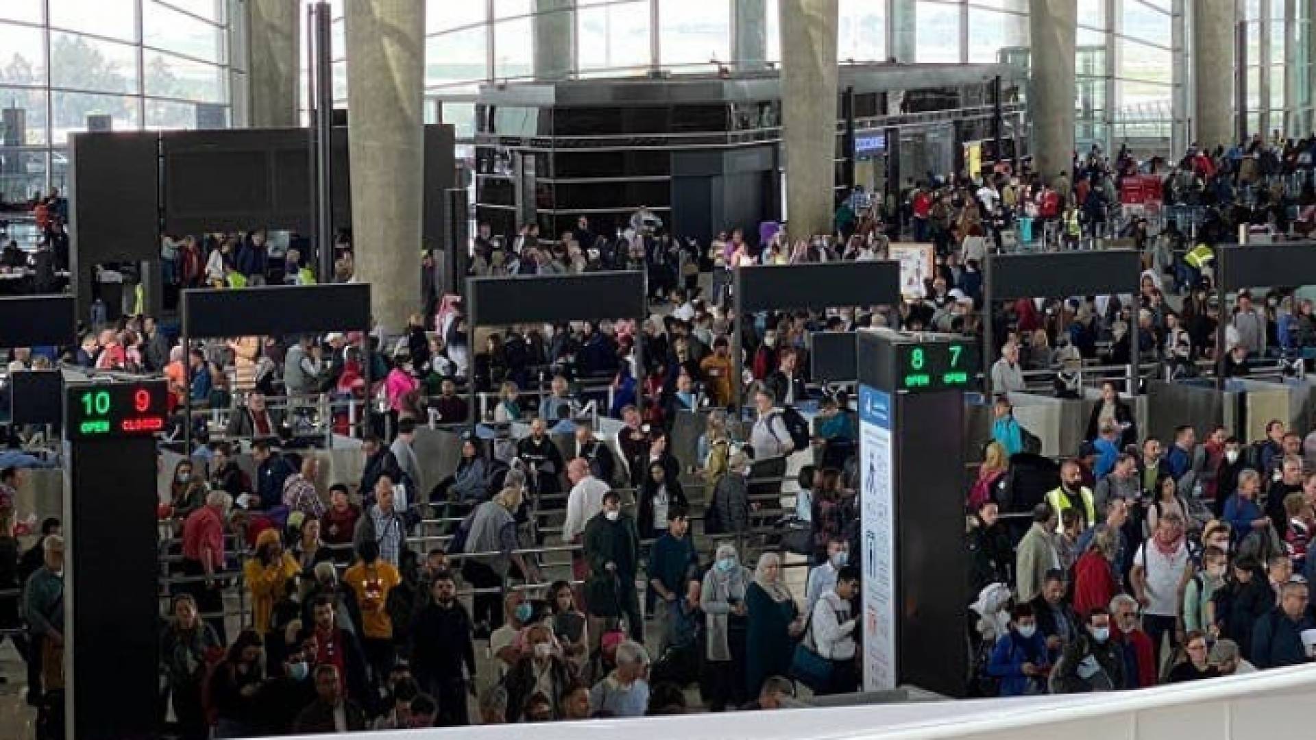 اكتظاظ في مطار الملكة علياء الدولي