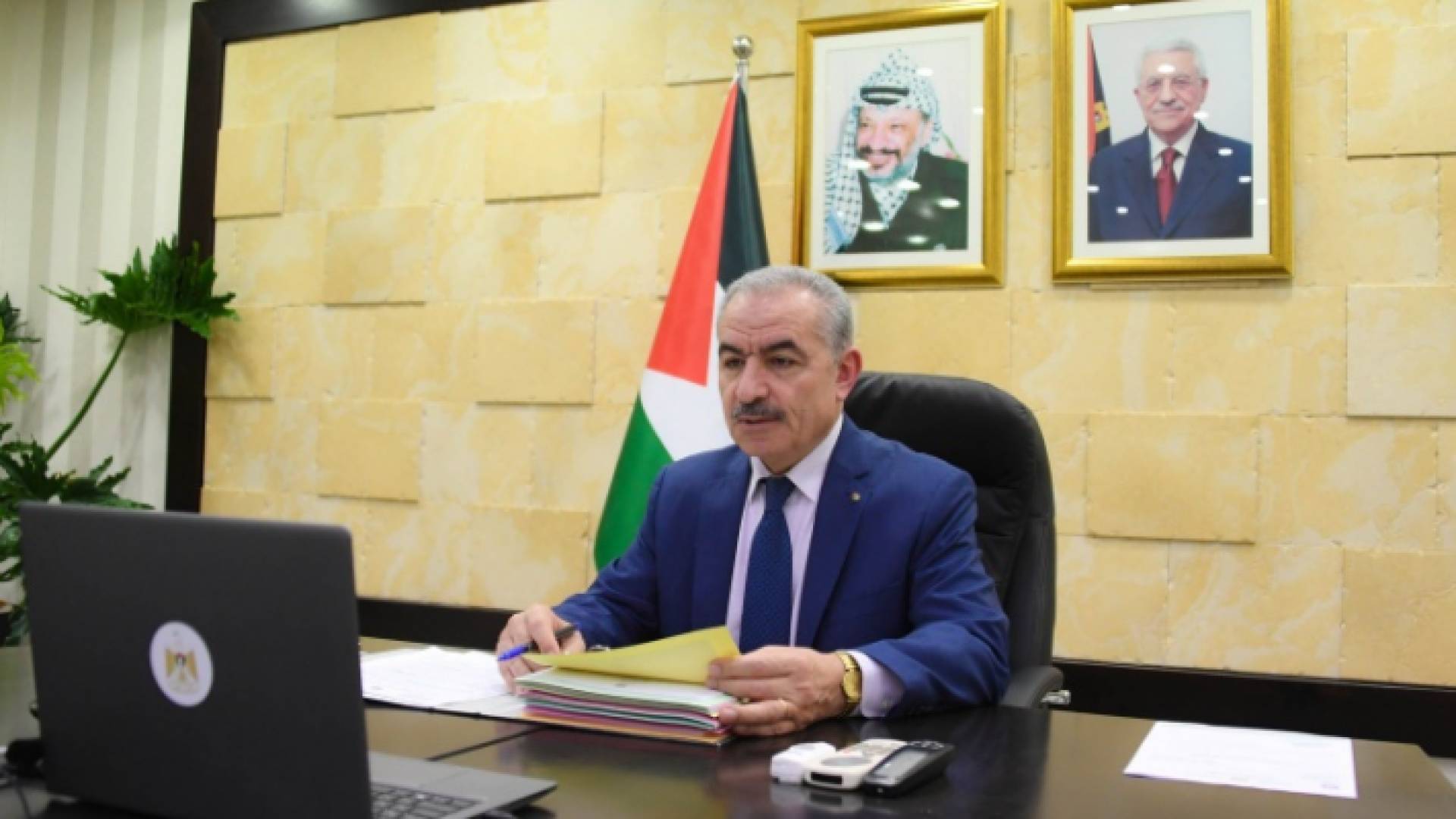 رئيس الوزراء الفلسطيني محمد اشتية