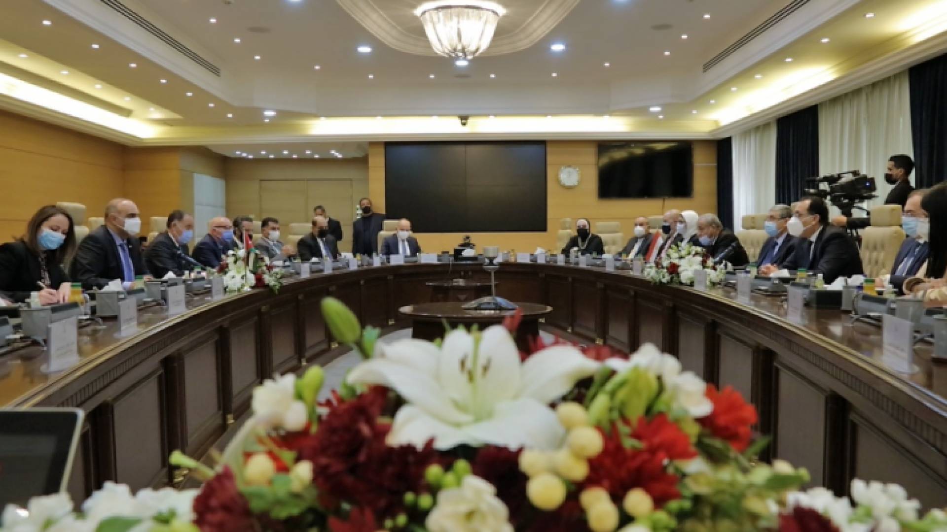 خلال الاجتماع