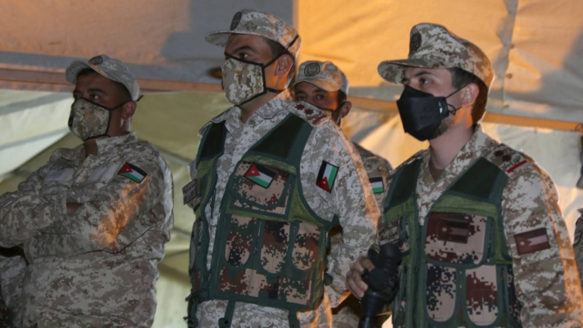 ولي العهد الأمير الحسين بن عبدالله الثاني خلال متابعته التمرين