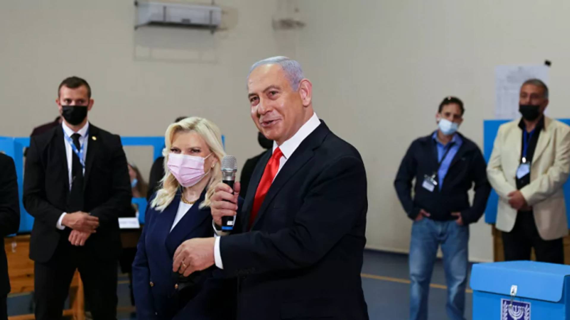 نتنياهو وزوجته