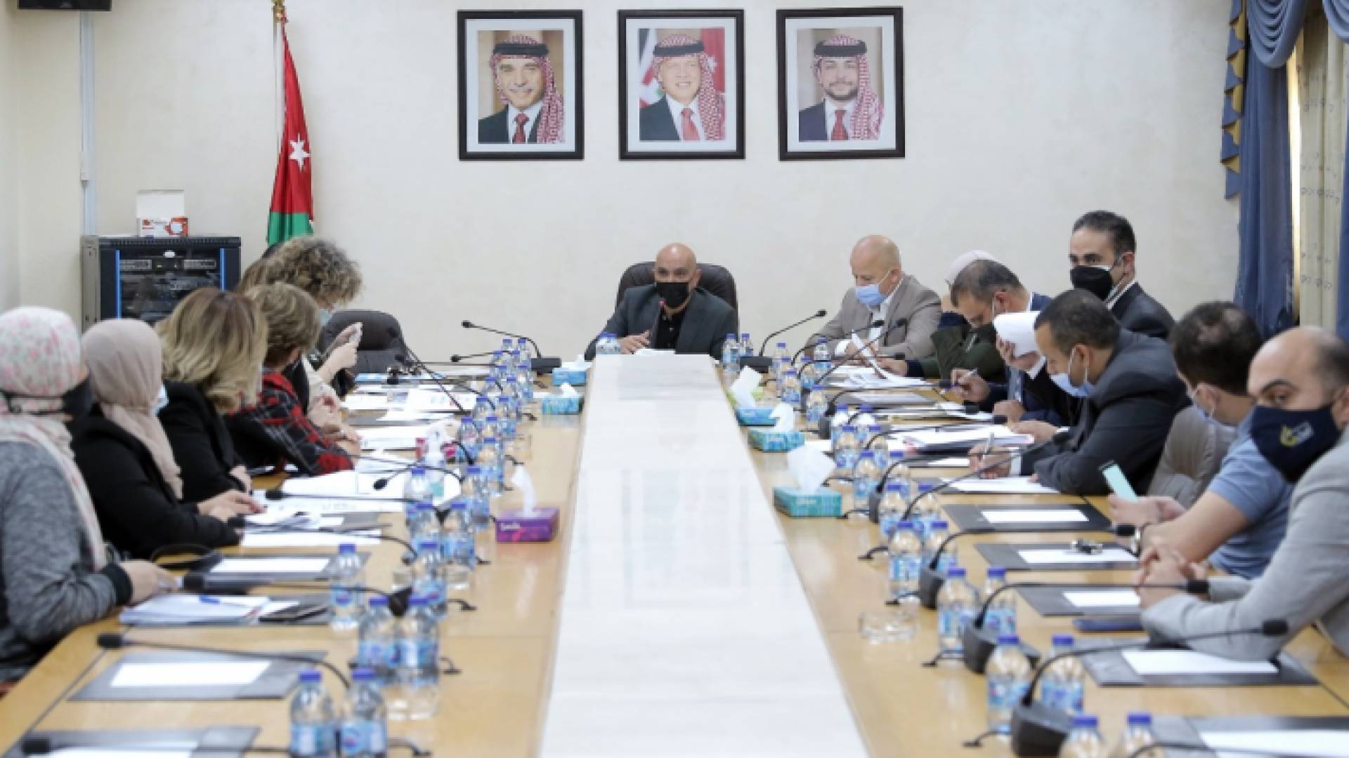 خلال الاجتماع