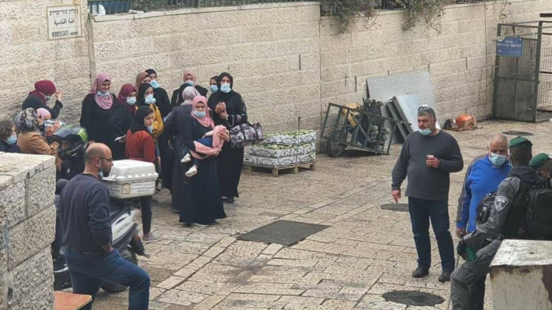 الاحتلال الاسرائيلي يحتجز عشرات النسوة في القدس - ارشيفية