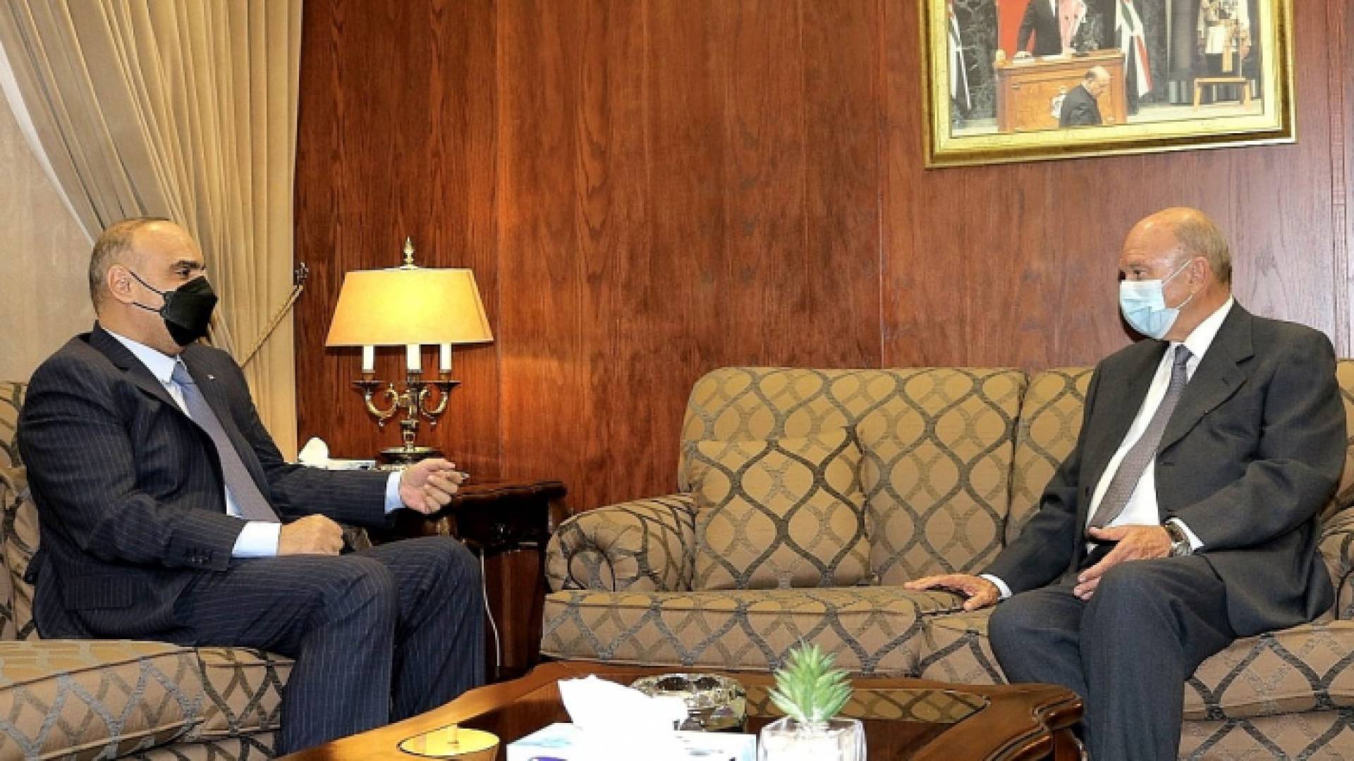 رئيس مجلس الأعيان فيصل الفايز ورئيس الوزراء بشر الخصاونة