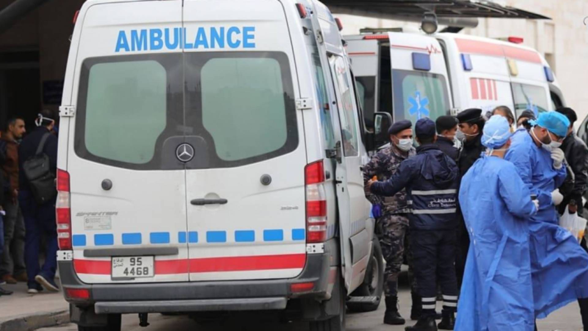 من أمام أحد المستشفيات في عمان