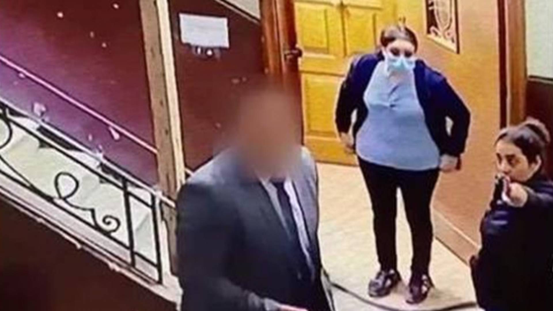 الصورة من كاميرات المراقبة