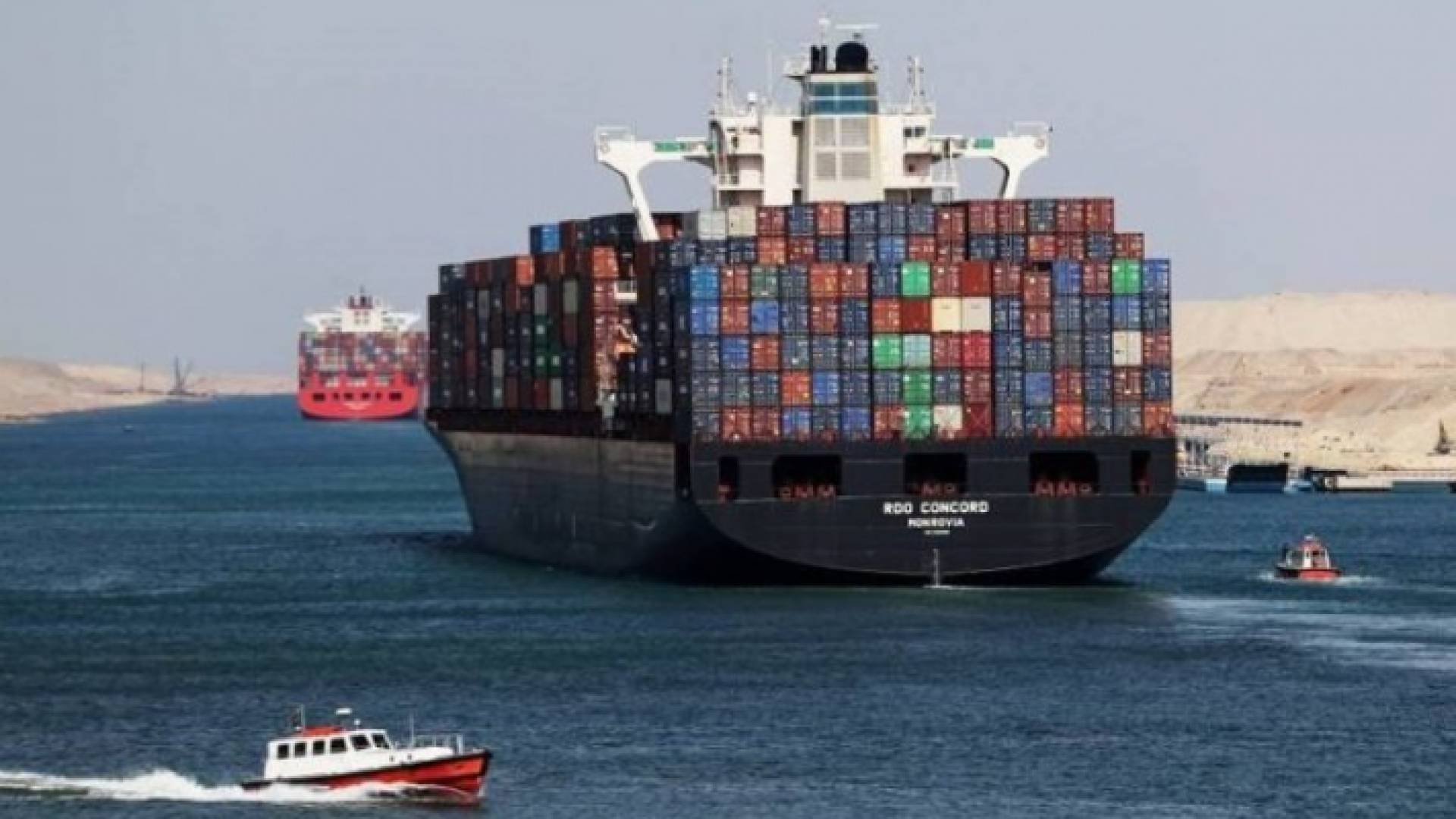 السفينة الجانحة في قناة السويس