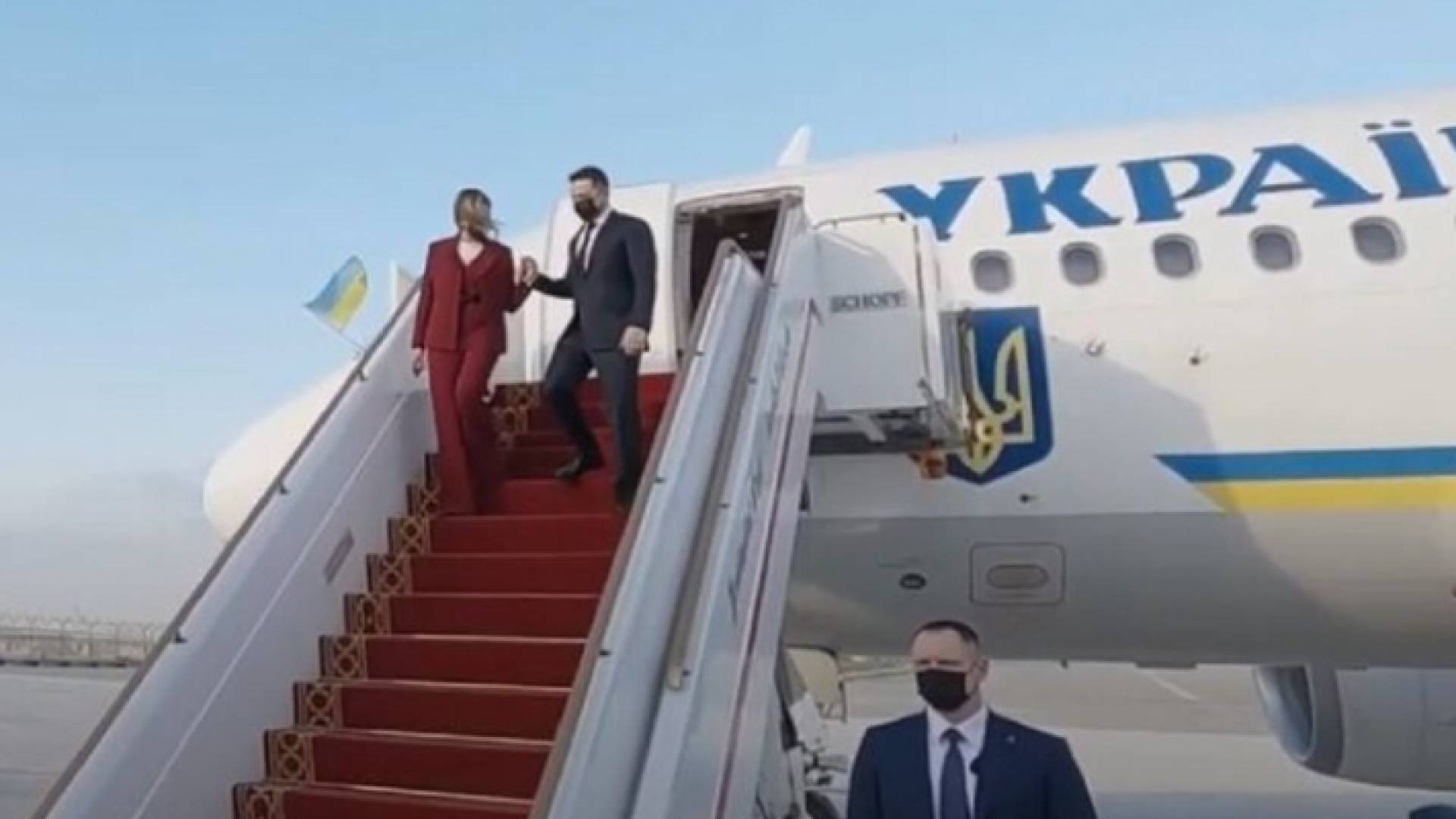 الرئيس الأوكراني فولوديمير زيلينسكي وزوجته