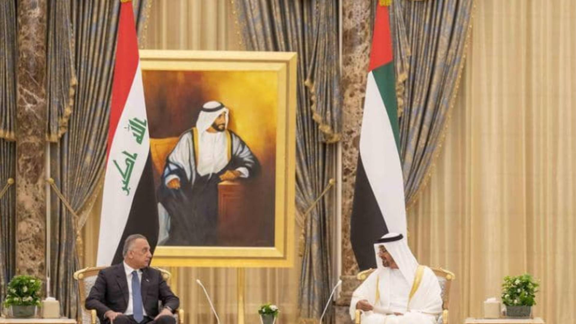 ولي عهد أبوظبي محمد بن زايد آل نهيان ورئيس الوزراء العراقي مصطفى الكاظمي