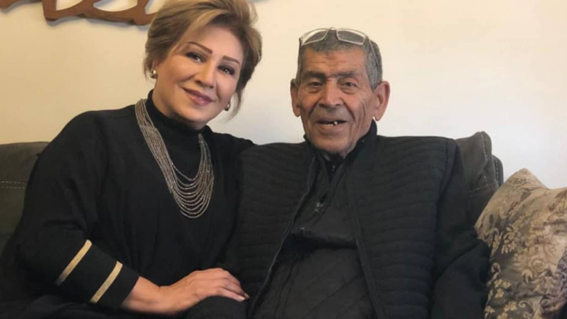 الفنانة الأردنية أمل الدباس ووالدها