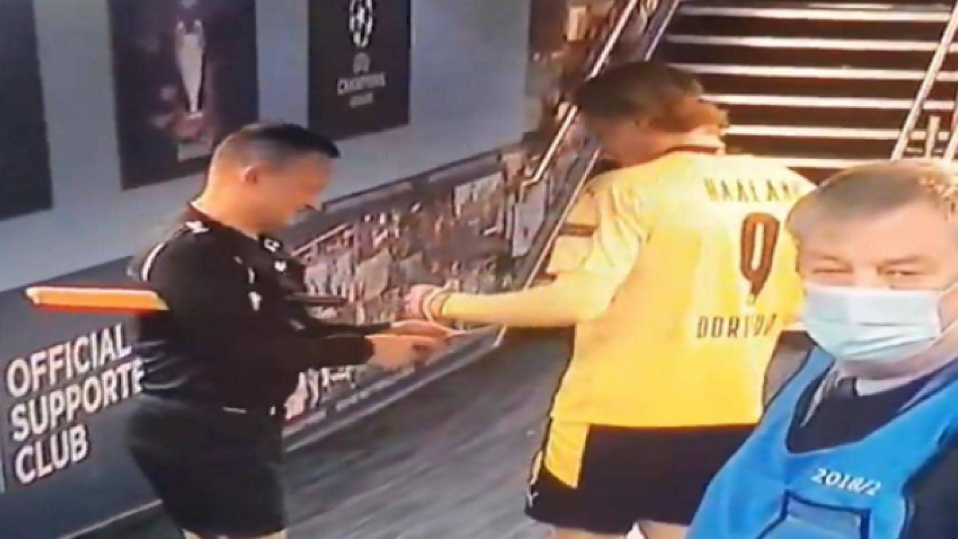 الحكم يطلب توقيع هالاند