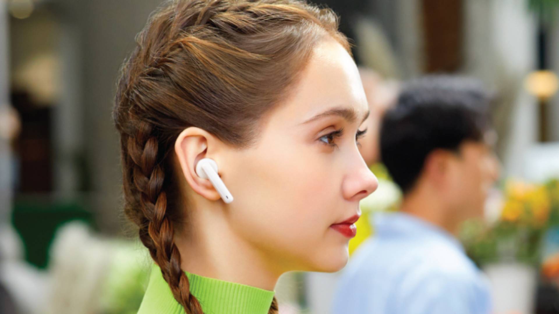 توفر سماعات الأذن الجديدة صوتا عالي الجودة مع عمر بطارية طويل الأمد وتقنية إلغاء للضوضاء النشطة