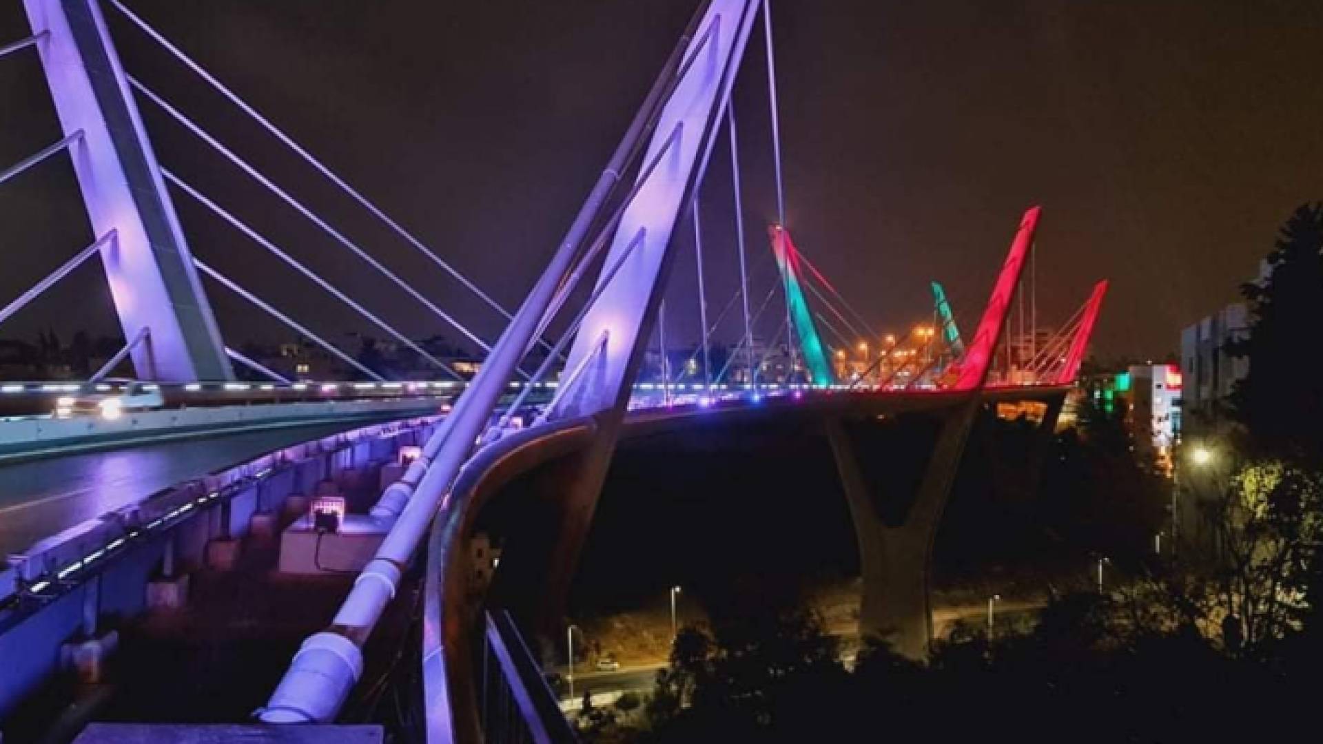 إضاءة جسر عبدون بالعلم الأردني
