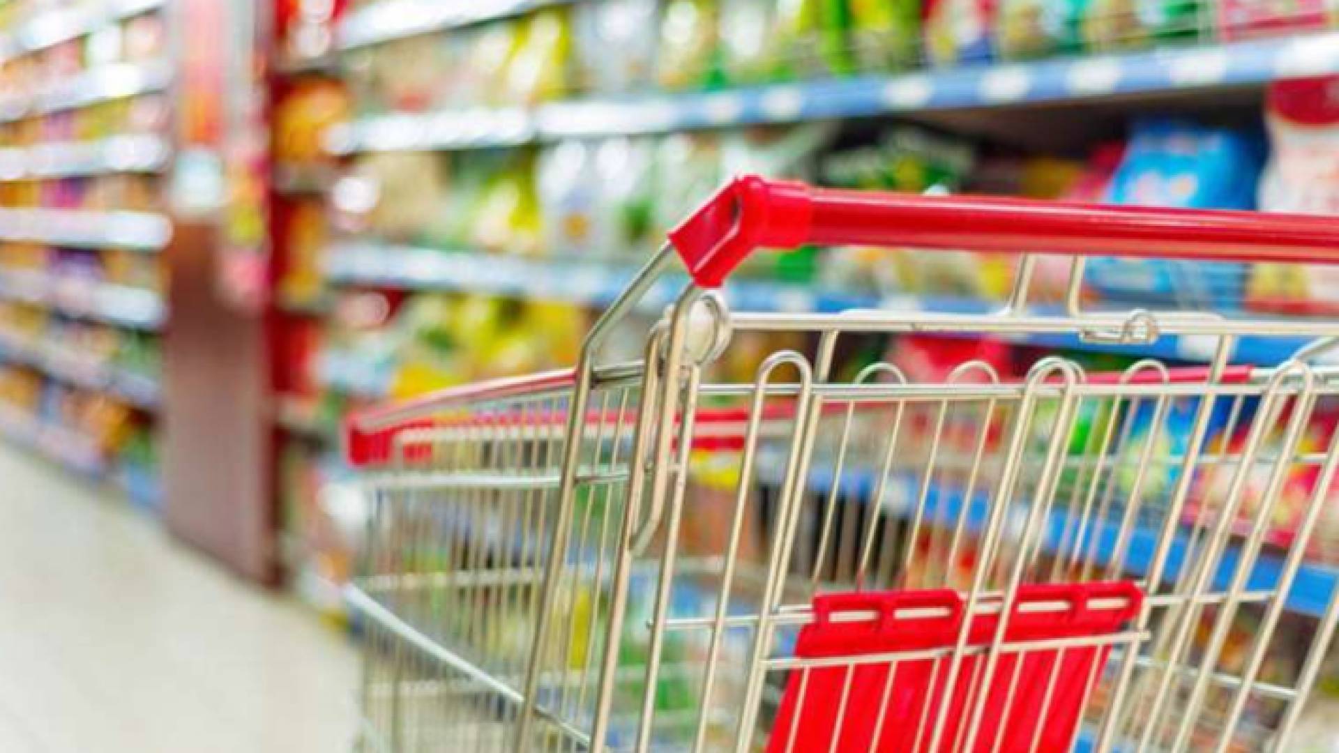 داخل أحد المراكز التجارية