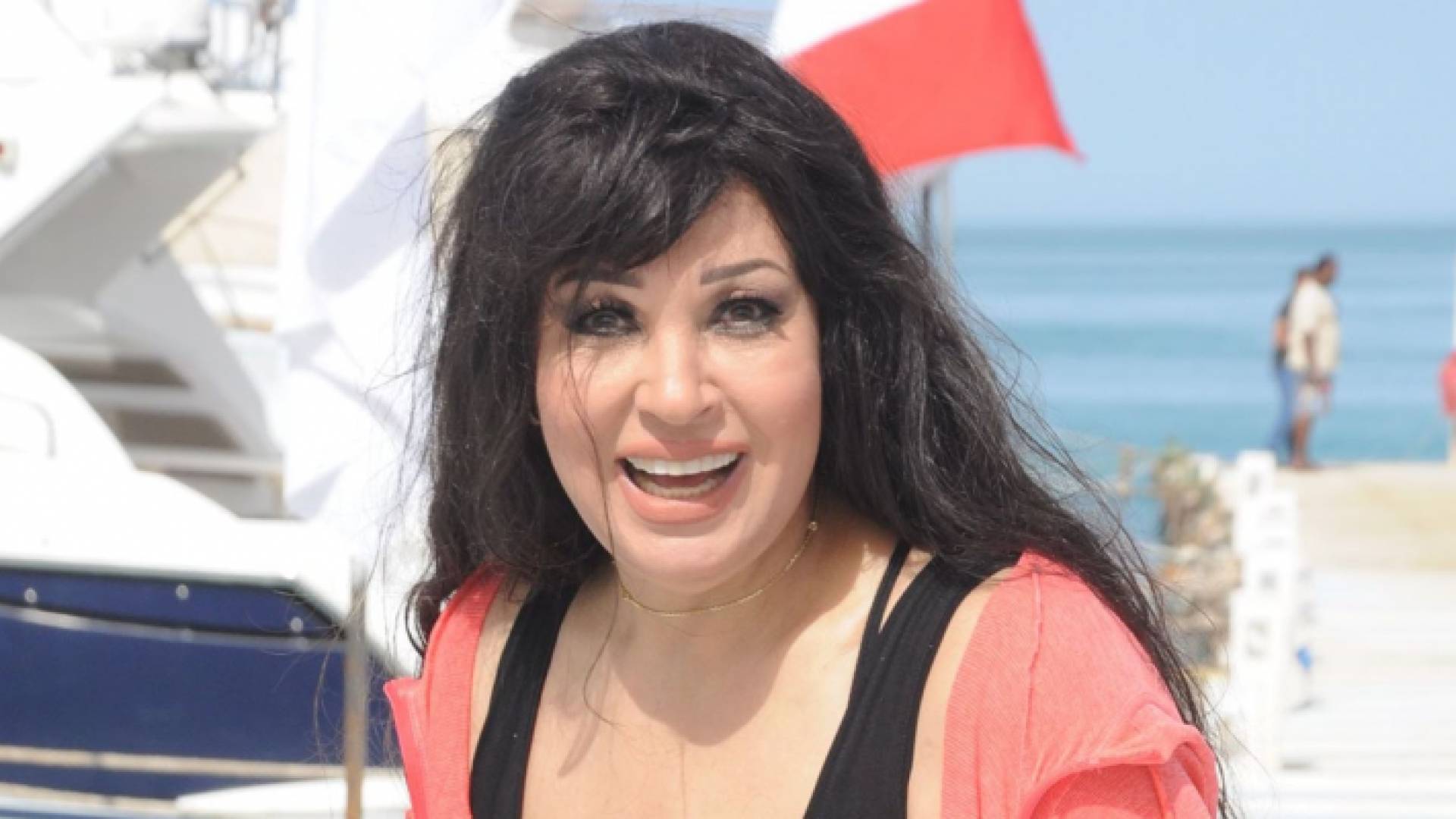 الفنانة فيفي عبده