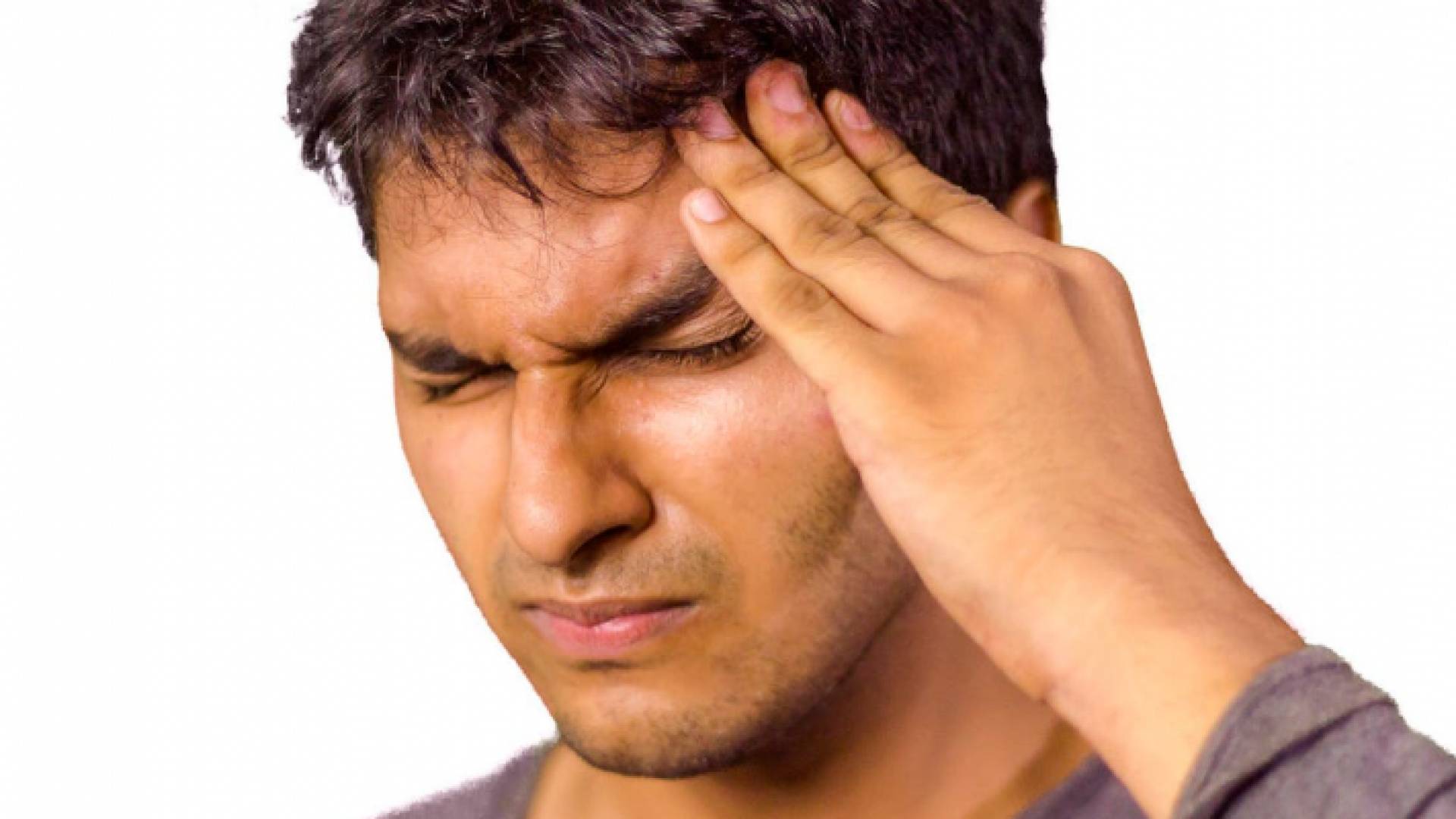 رجل يعاني من الصداع - تعبيرية