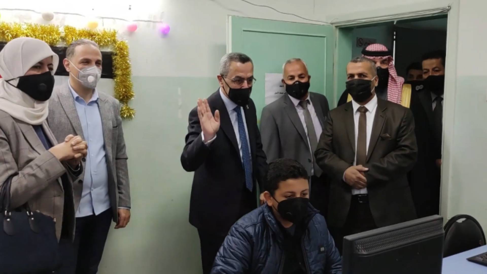 وزير التربية والتعليم الدكتور محمد أبو قديس يفتتح مراكز الحاسوب في قضاء بلعما بالمفرق