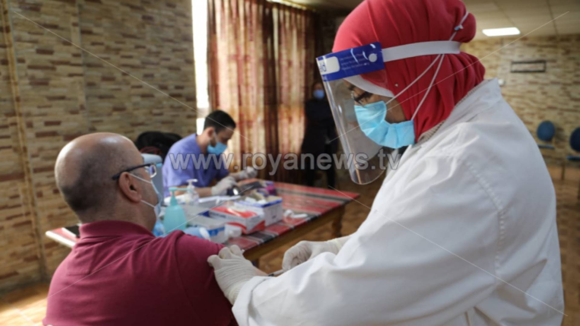 خلال تلقيح أحد المواطنين