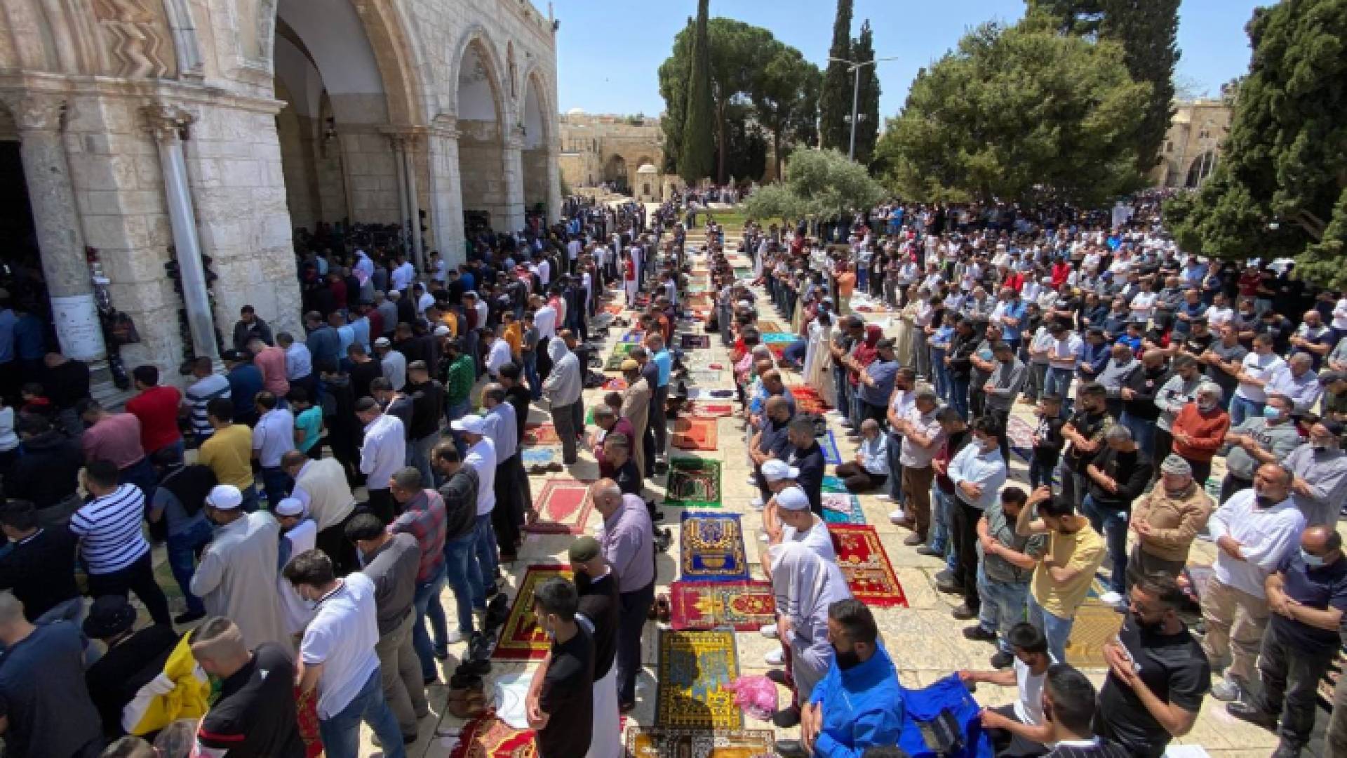 صلاة الجمعة في المسجد الأقصى