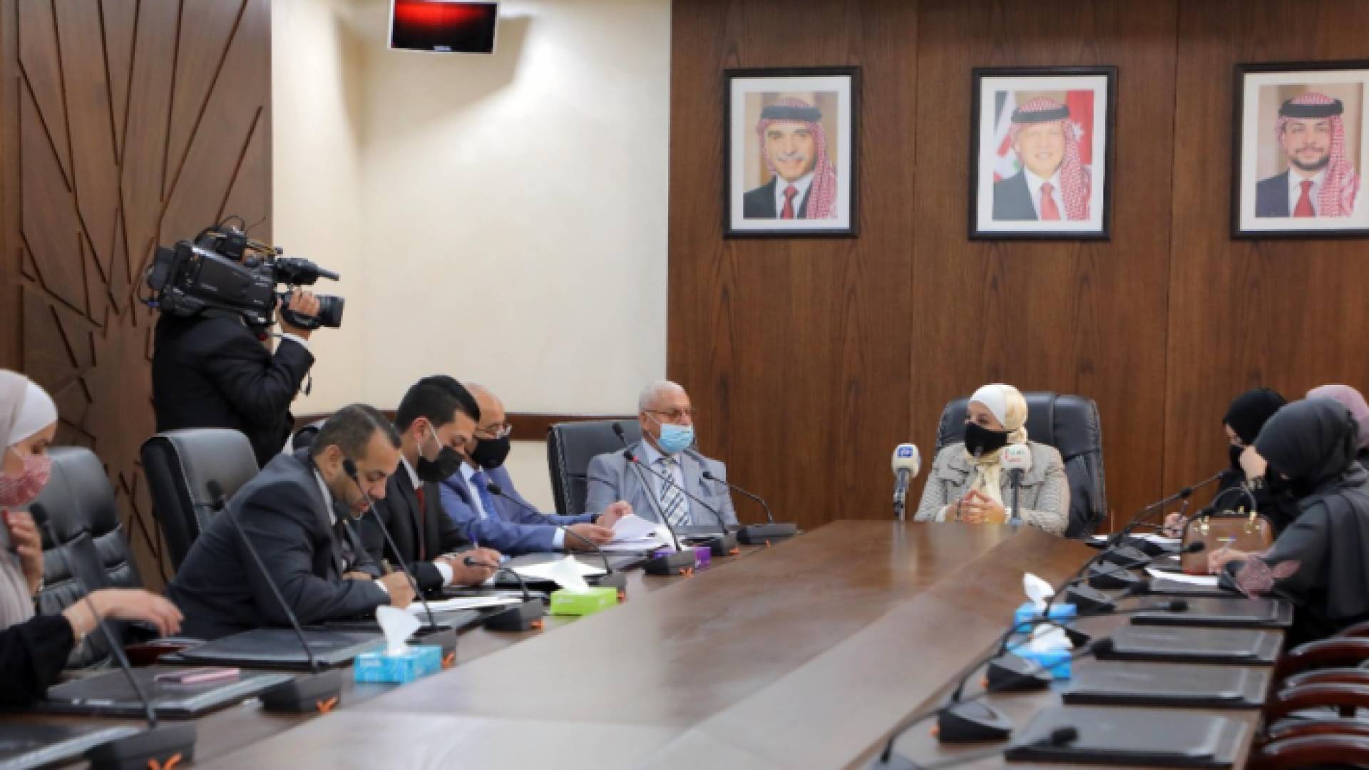 خلال اجتماع اللجنة القانونية النيابية