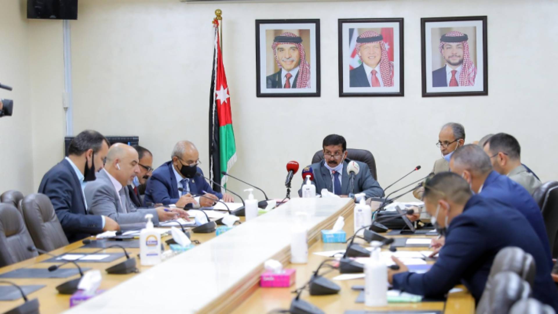 اللجنة القانونية النيابية