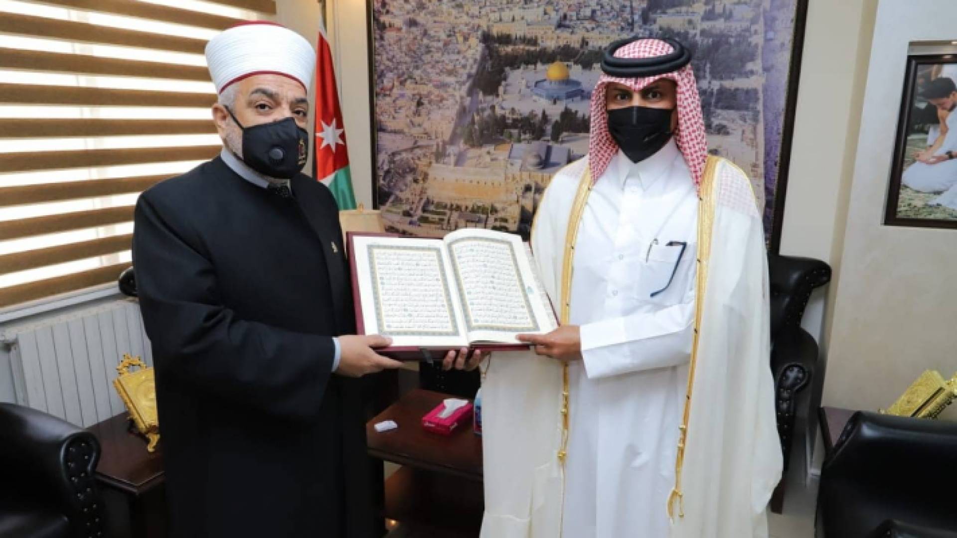 قطر تهدي الأردن 3 آلاف مصحف