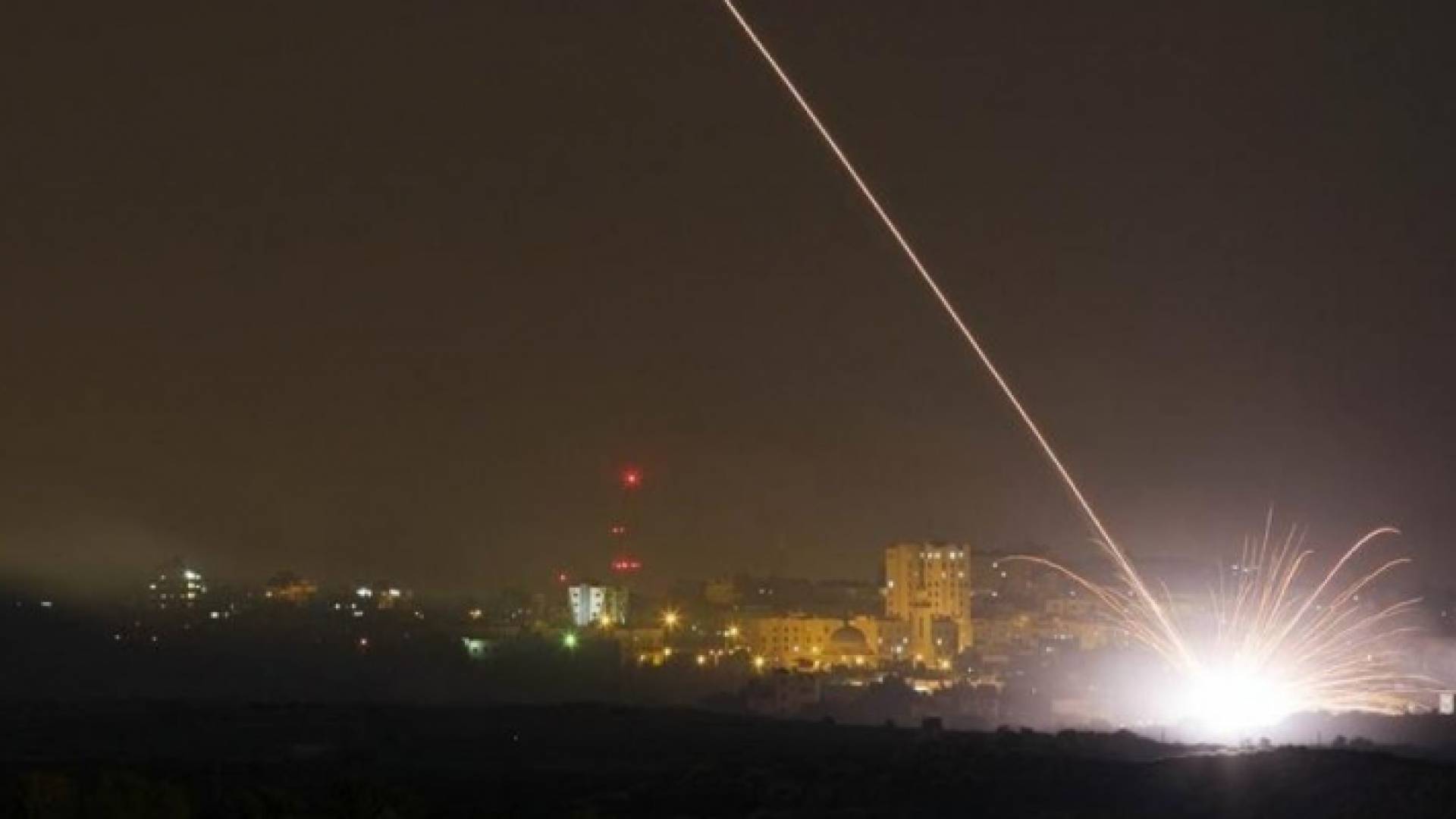 جيش الاحتلال الاسرائيلي: سقوط صاروخ سوري قرب مفاعل ديمونة النووي