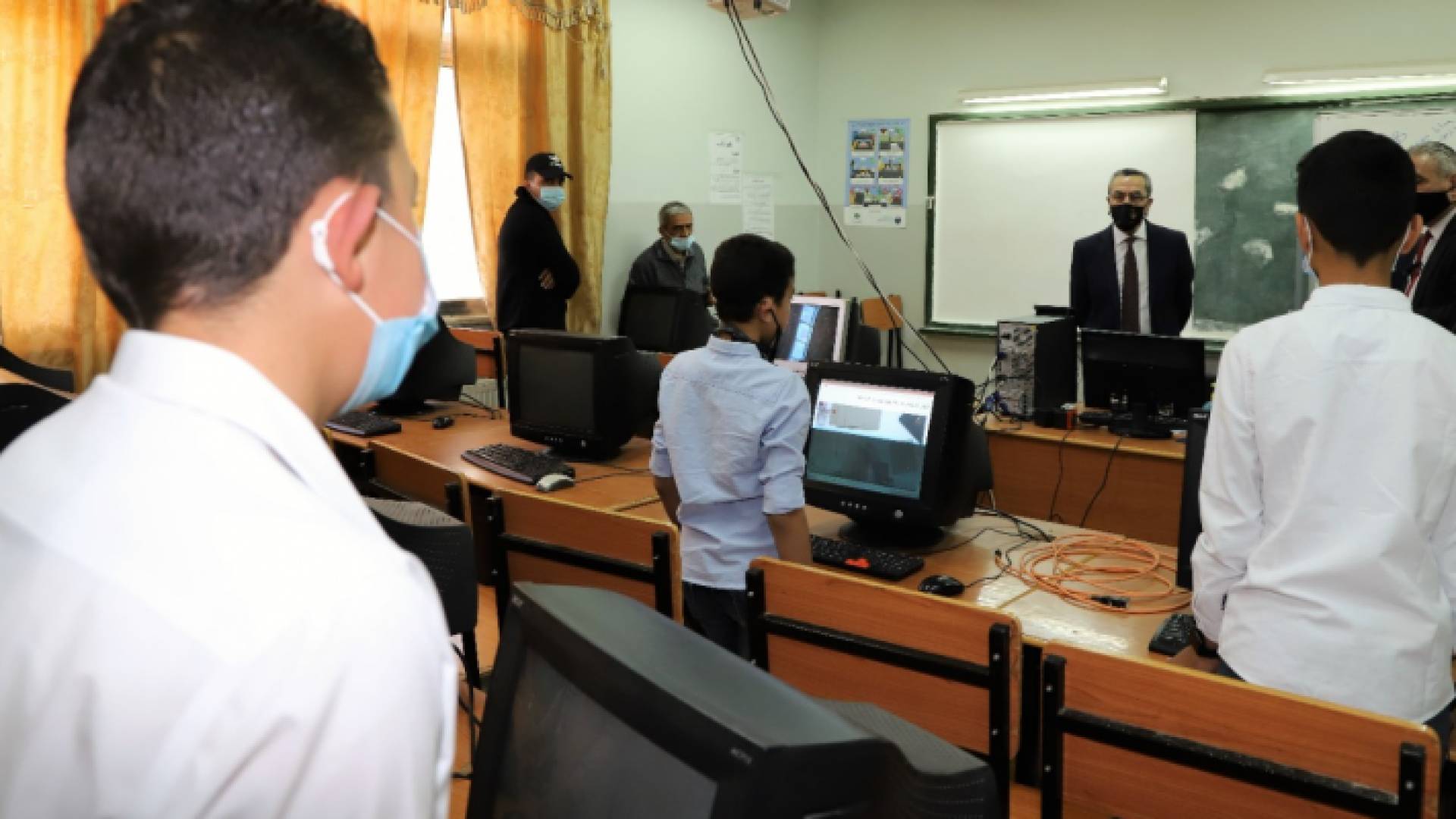 وزير التربية يتفقد عددا من المدارس في محافظتي عجلون وجرش