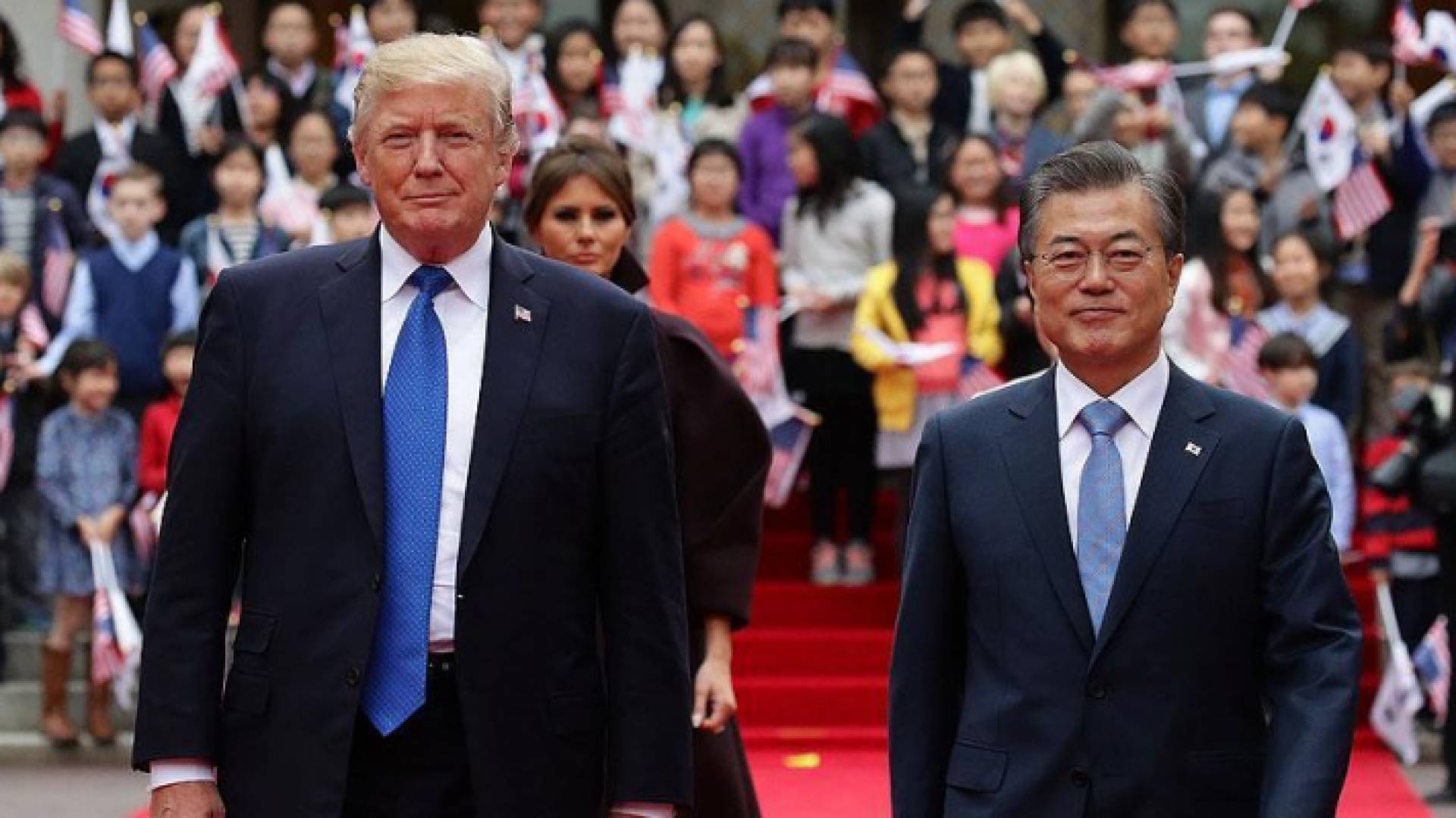 الرئيس الأمريكي السابق دونالد ترمب والرئيس الكوري الجنوبي مون جاي إن - أرشيفية