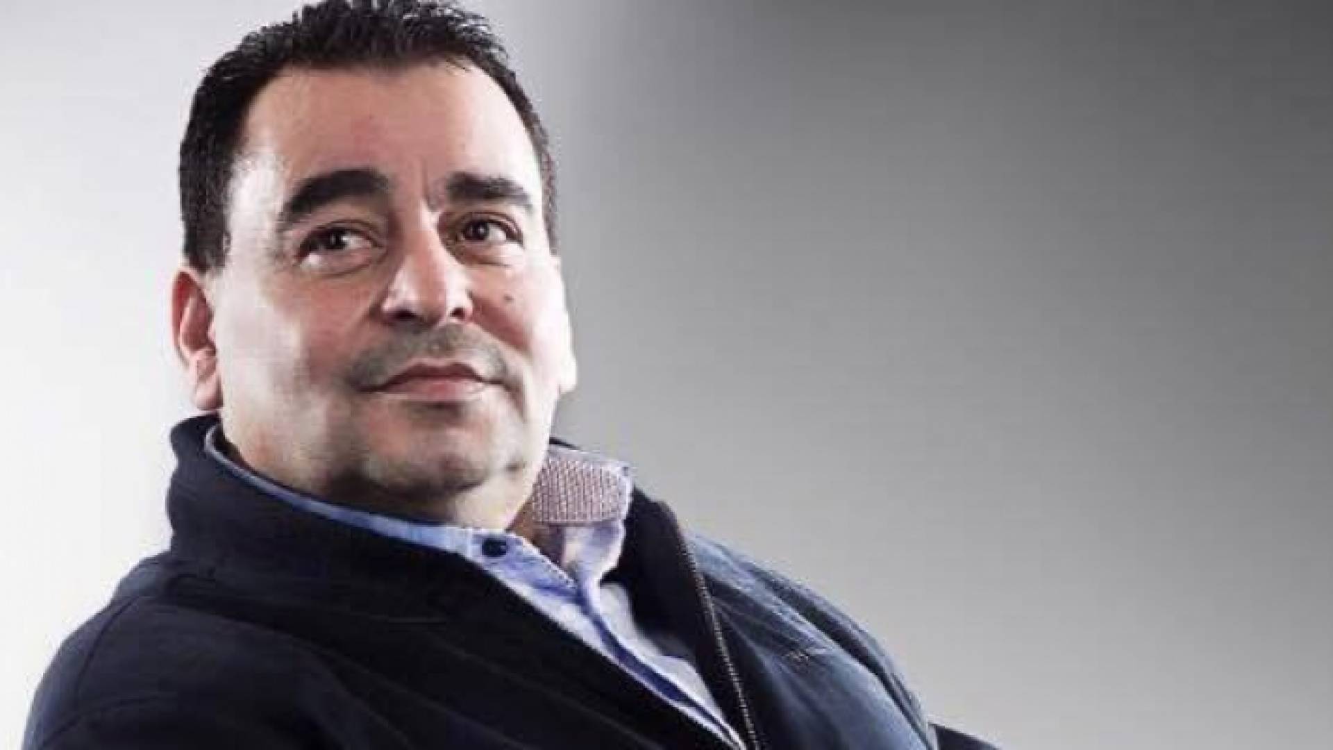 الفنان الراحل متعب الصقار