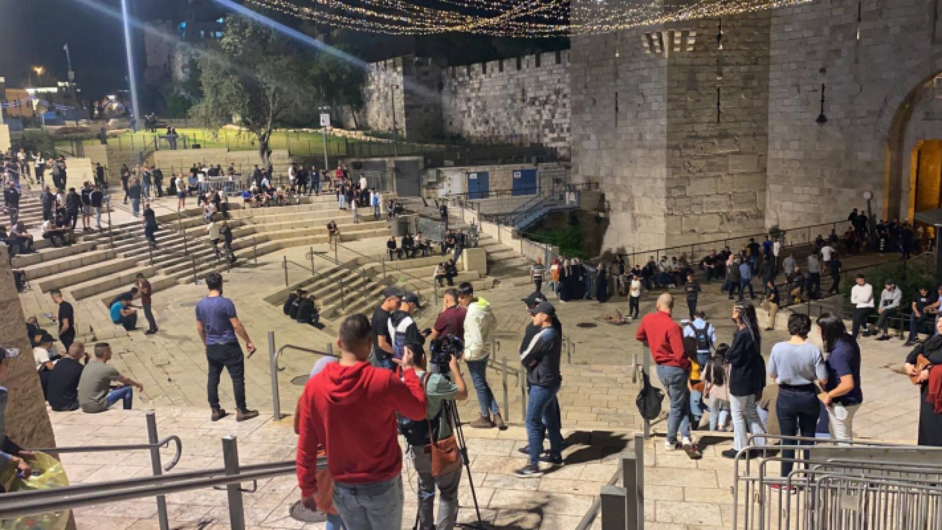 ساحة باب العامود بعد ازالة الحواجز الحديدية - رؤيا