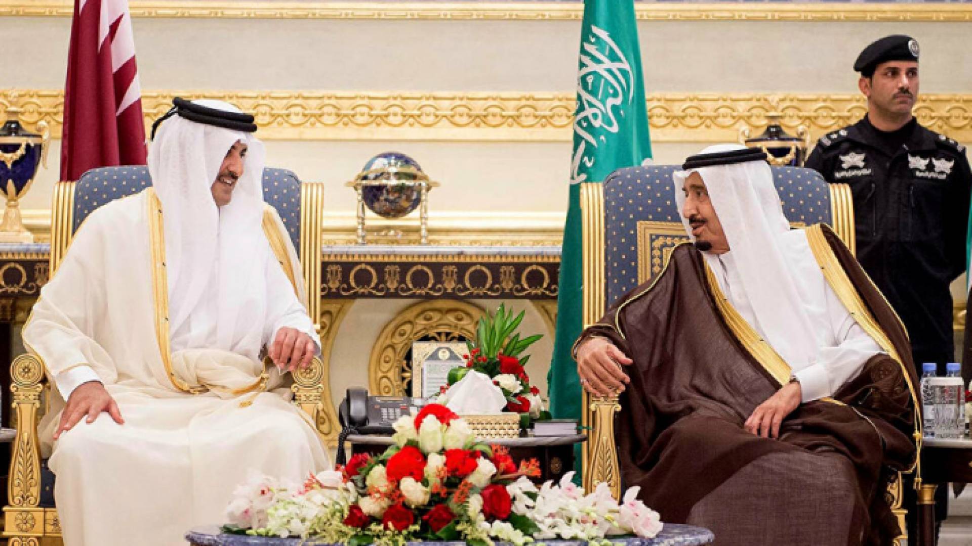 العاهل السعودي وأمير قطر