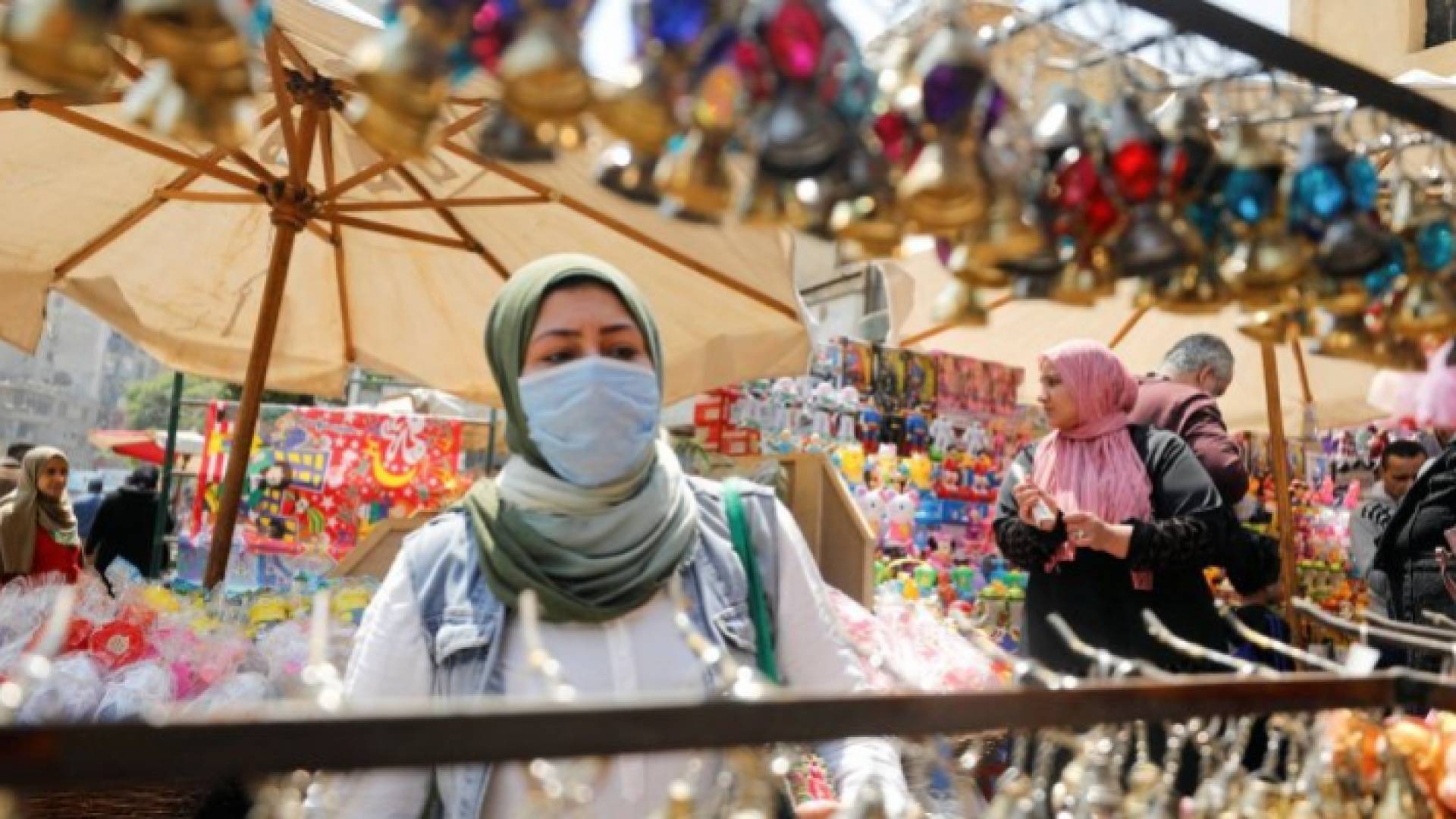 سيدة أردنية تقوم بالتسوق - أرشيفية