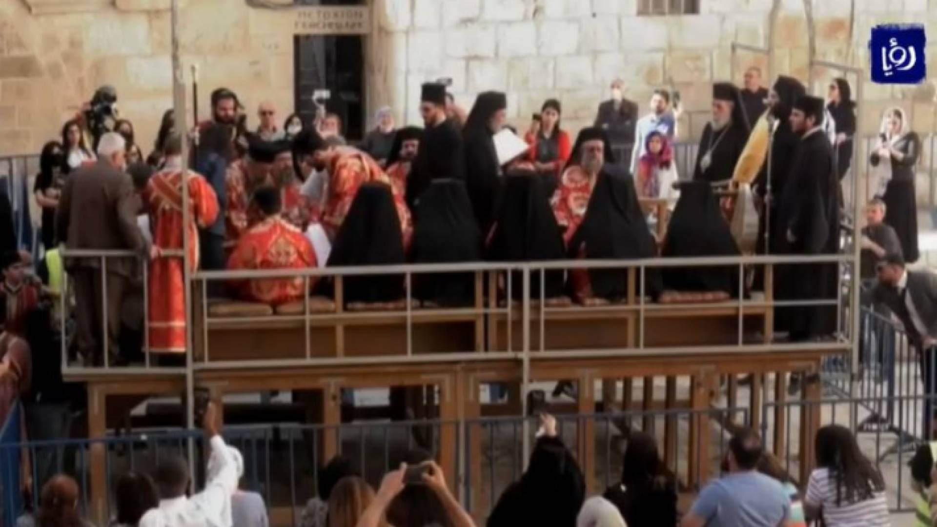 قداس "خميس الأسرار" من كنيسة القيامة في القدس