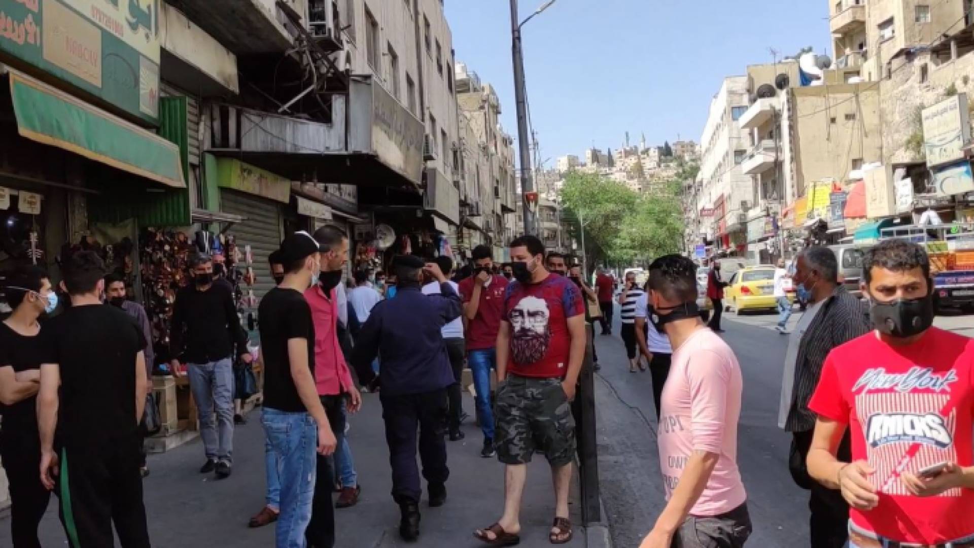 حملة أمنية على البسطات العشوائية في وسط البلد