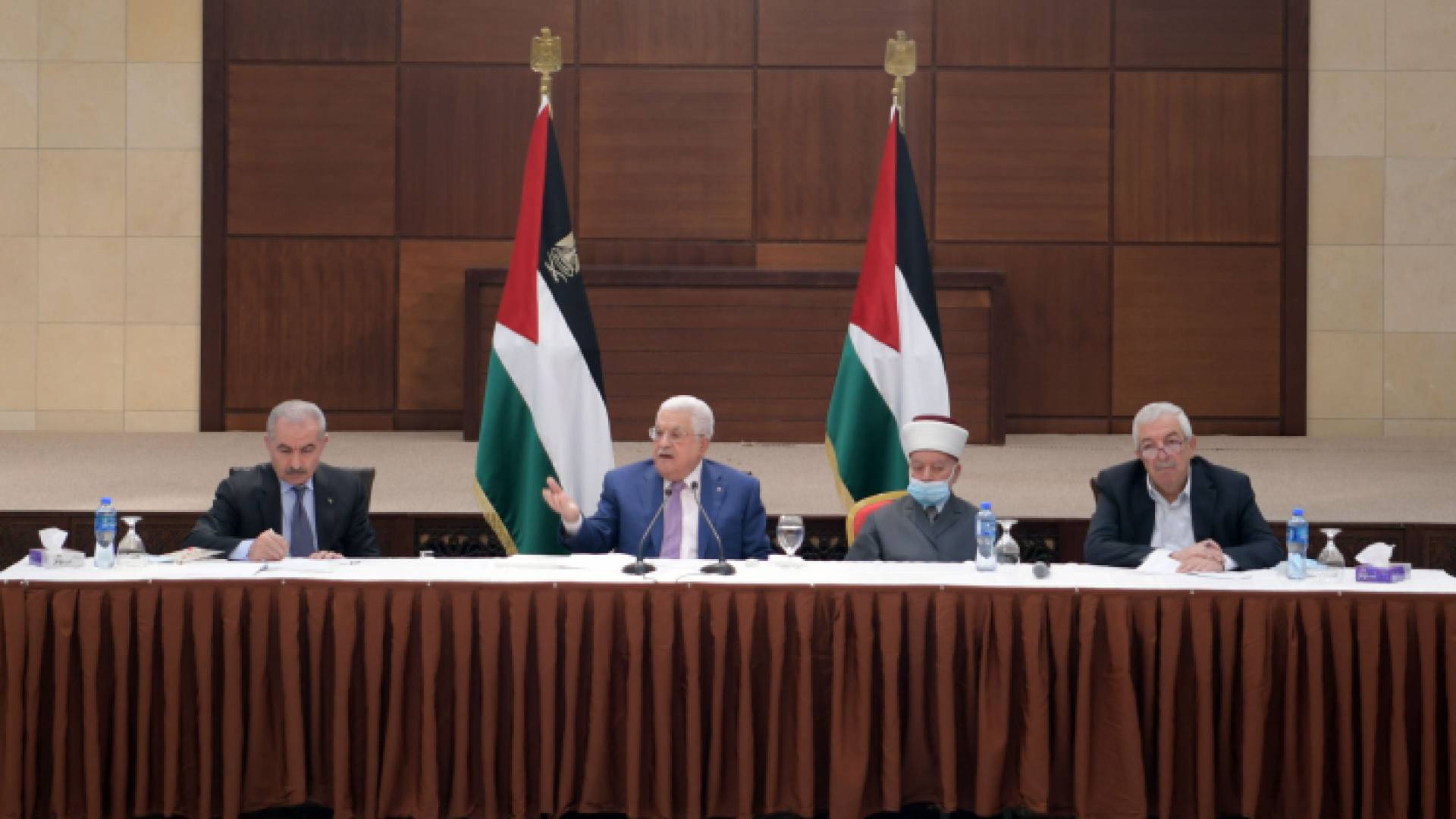 من اجتماع القيادة