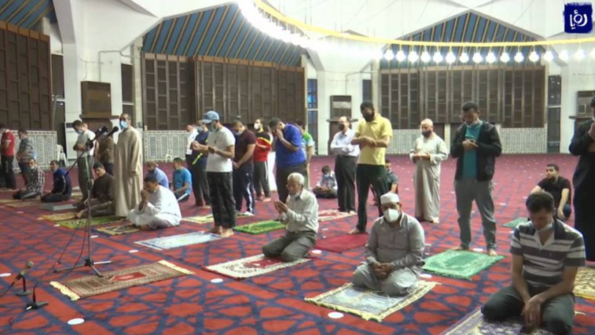 أول صلاة تراويح في شهر رمضان في الأردن