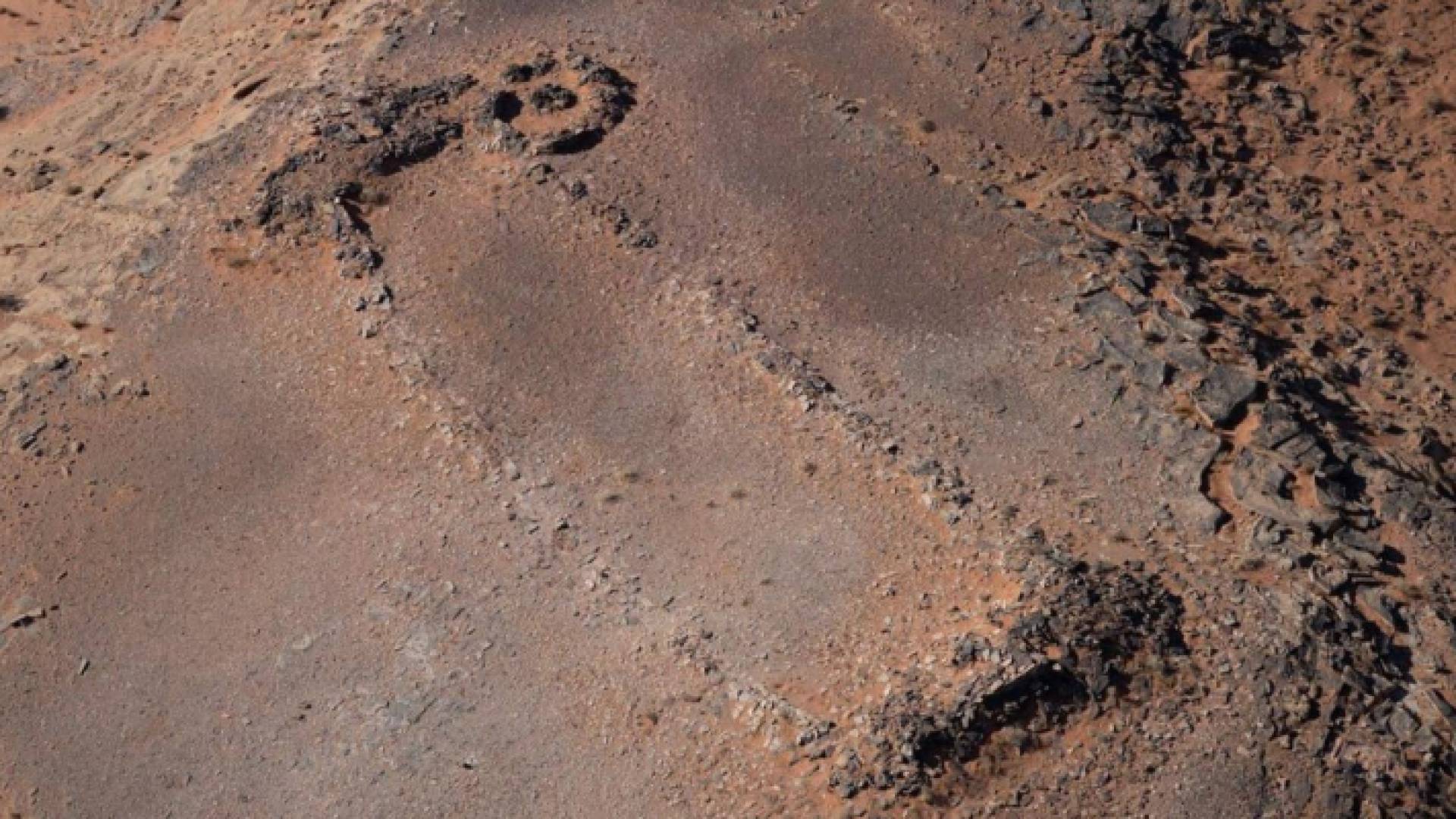 واحدة من المستطيلات الموجودة في مدينة العلا السعودية