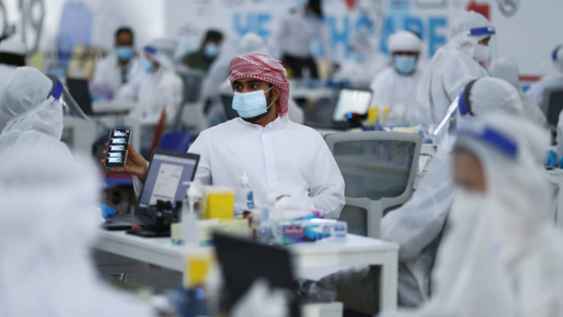 الإمارات تخفف من الاجراءات الاحترازية لمكافحة كورونا