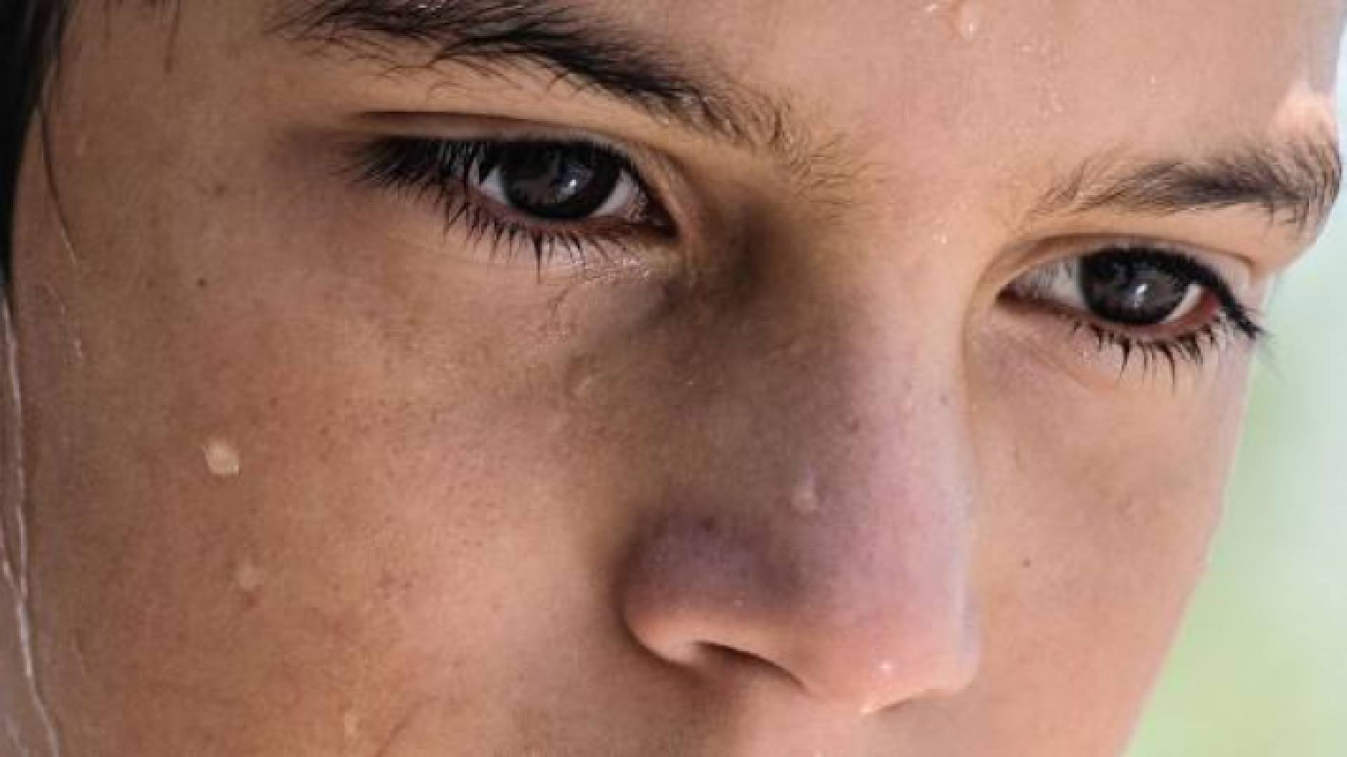 شخص يتعرق - تعبيرية