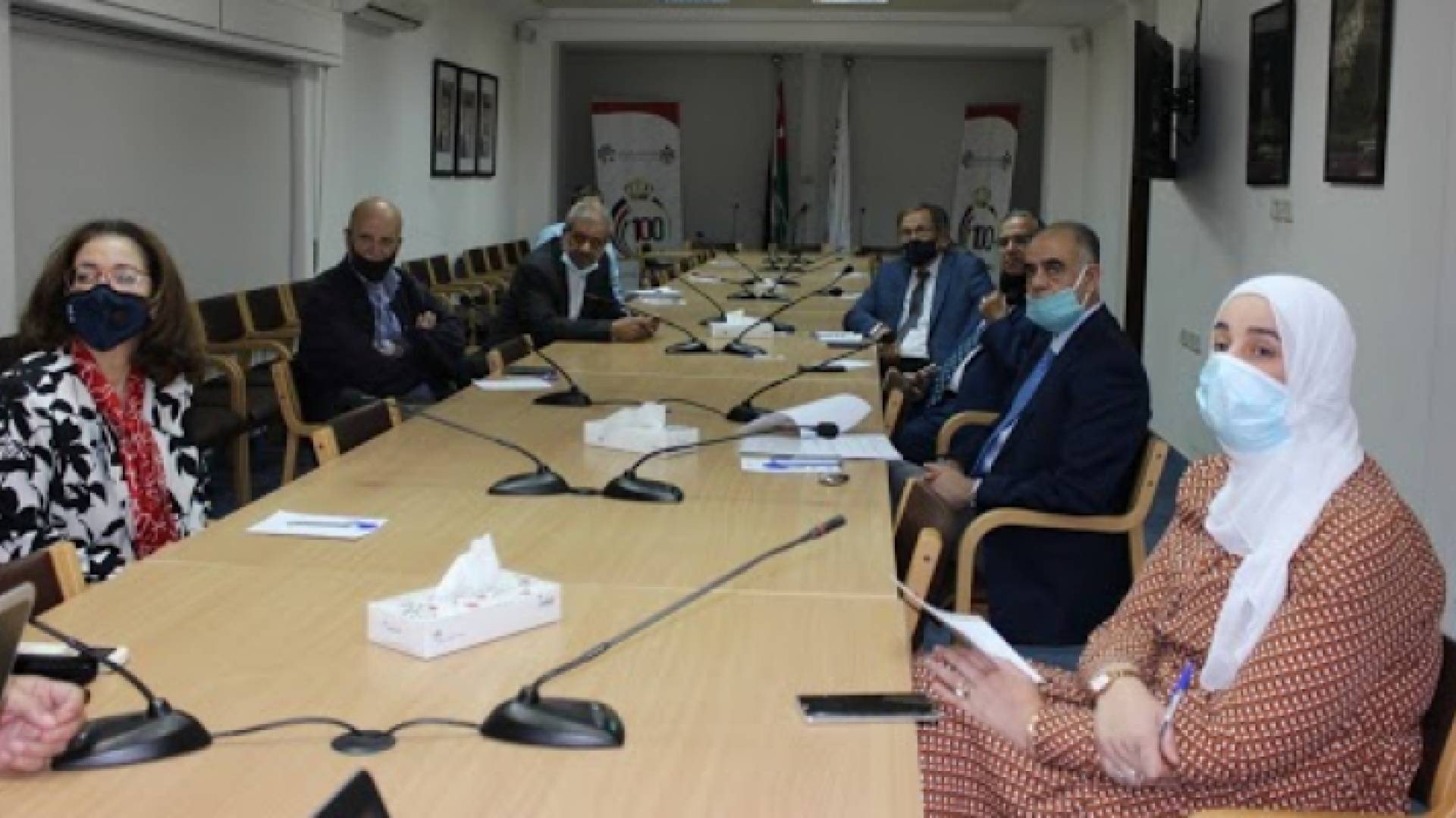 خبراء ومختصون في جلسة المجلس الاقتصادي والاجتماعي