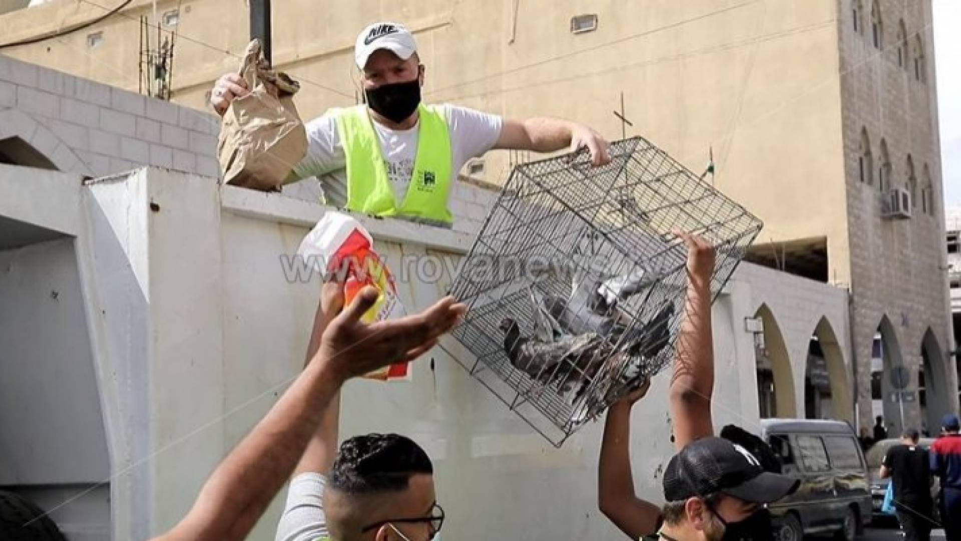 جانب من حملة أمانة عمان بوسط البلد