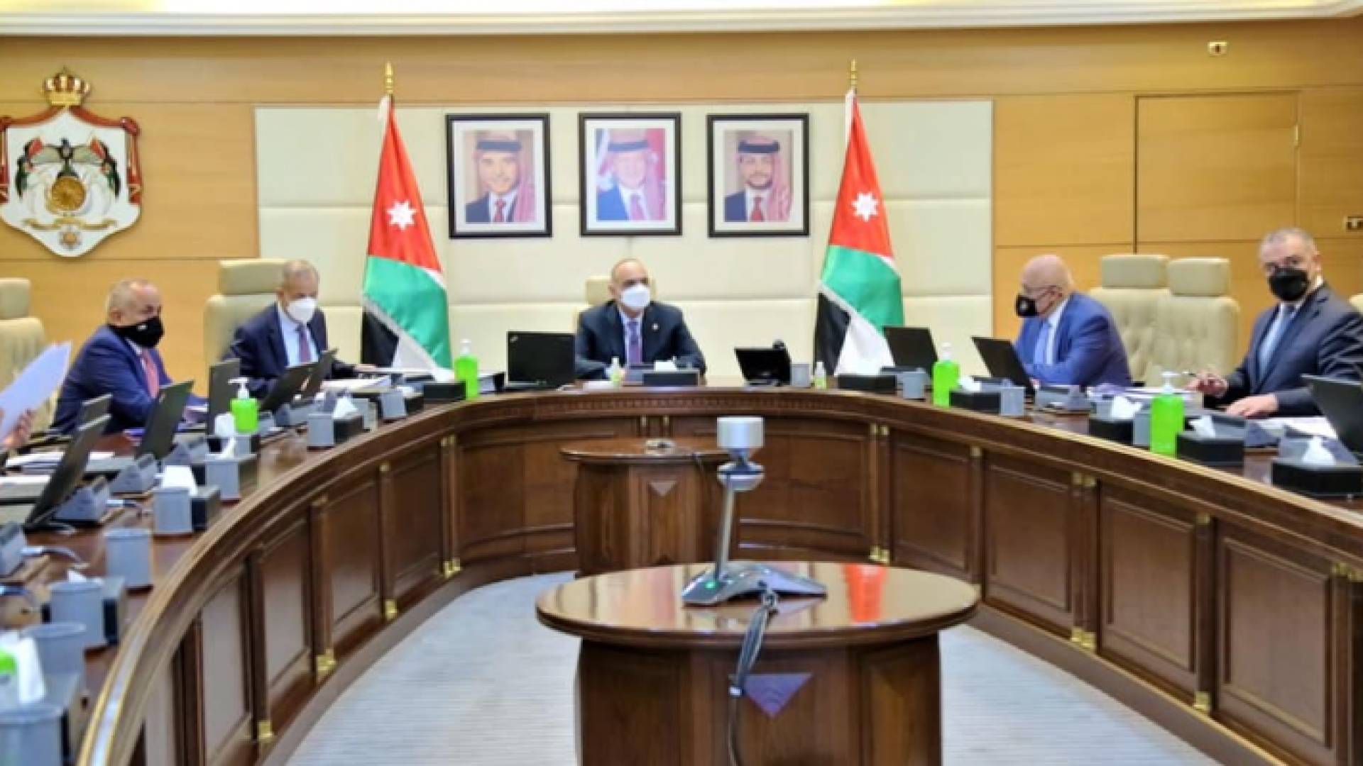 من جلسة رئاسة الوزراء التي عقدت اليوم الاحد