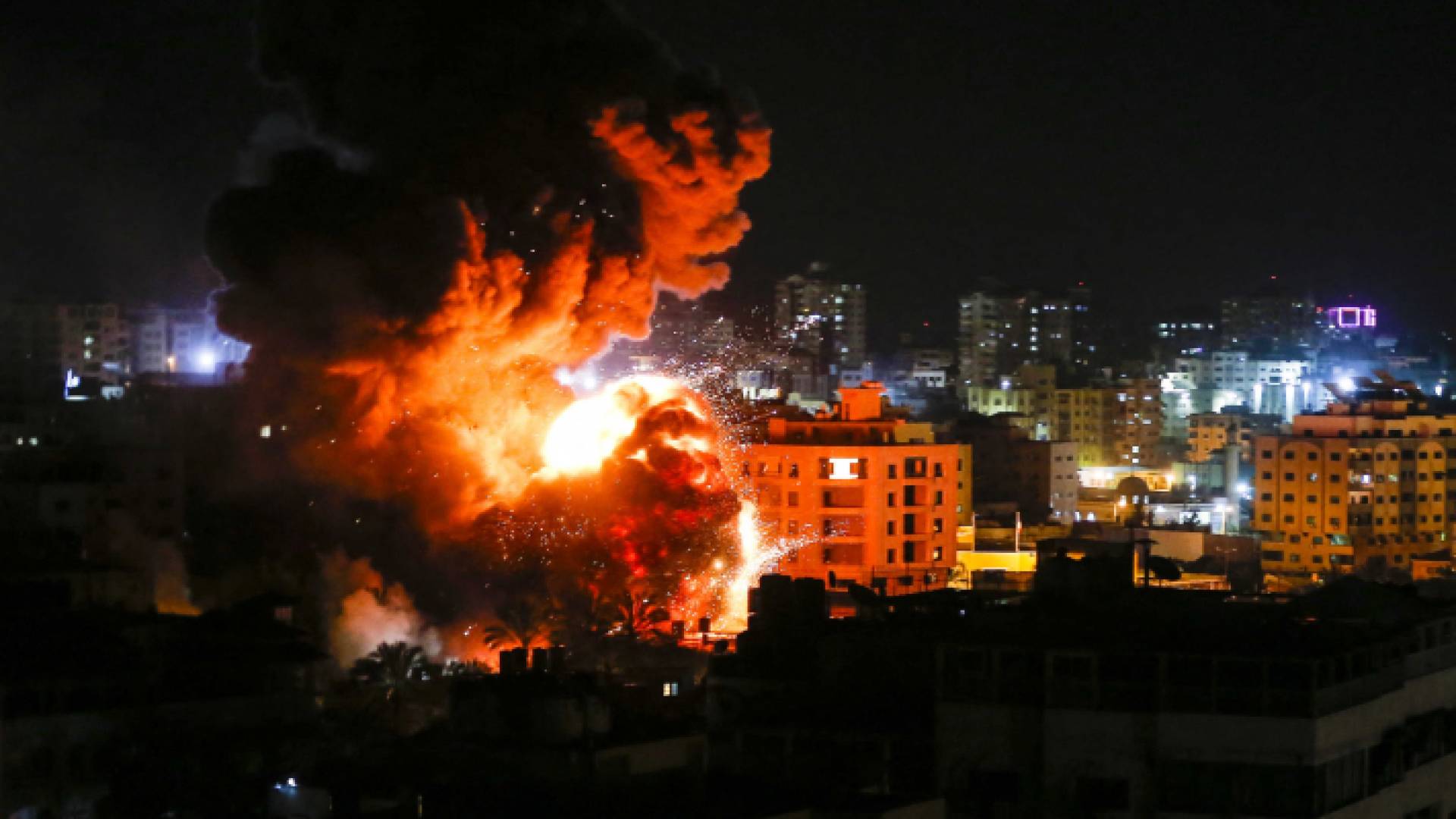 ضربات الطيران الحربي التابع للاحتلال الاسرائيلي على قطاع غزة