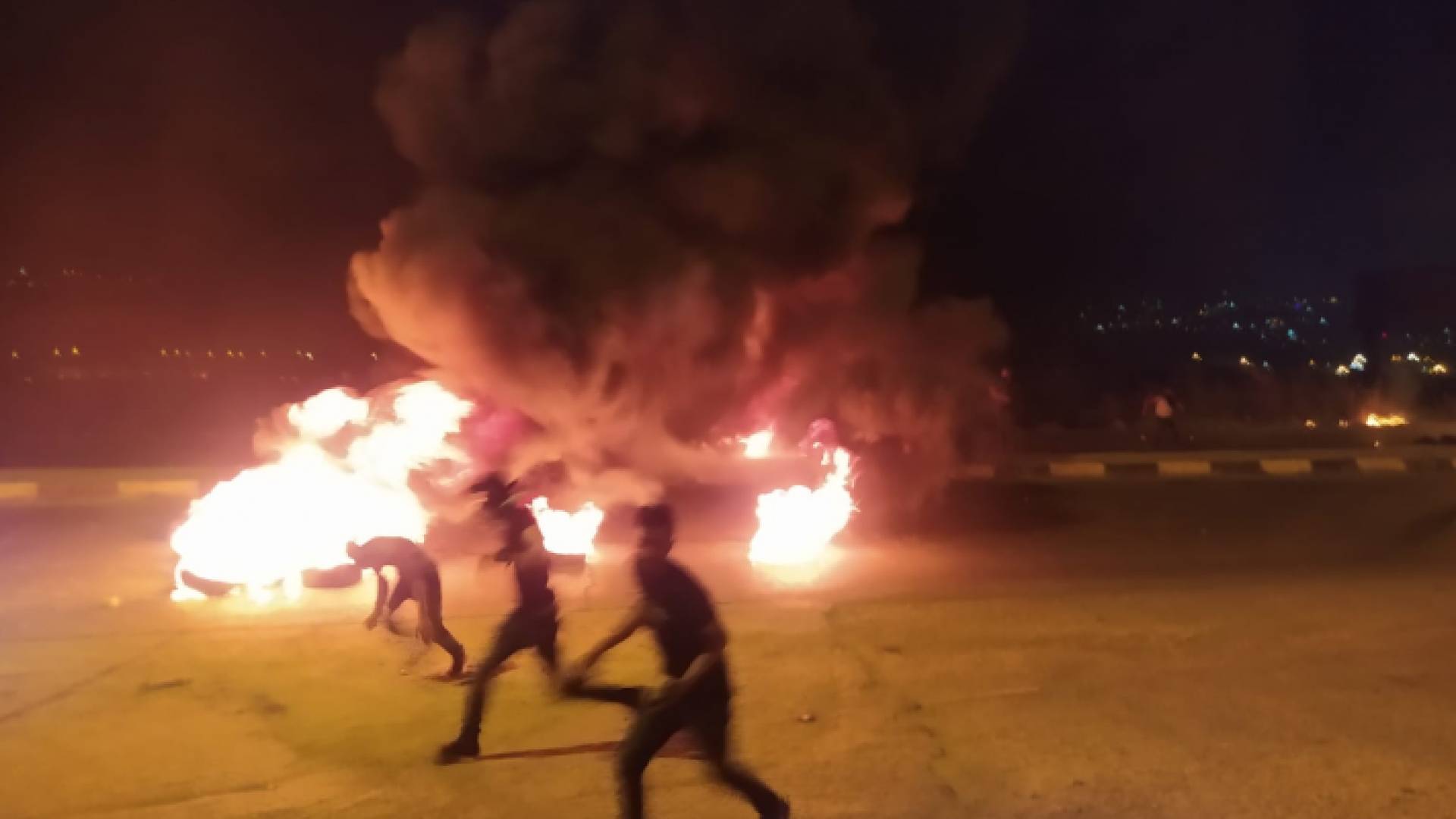 من المواجهات بين الفلسطينيين وجنود الاحتلال الاسرائيلي في نابلس