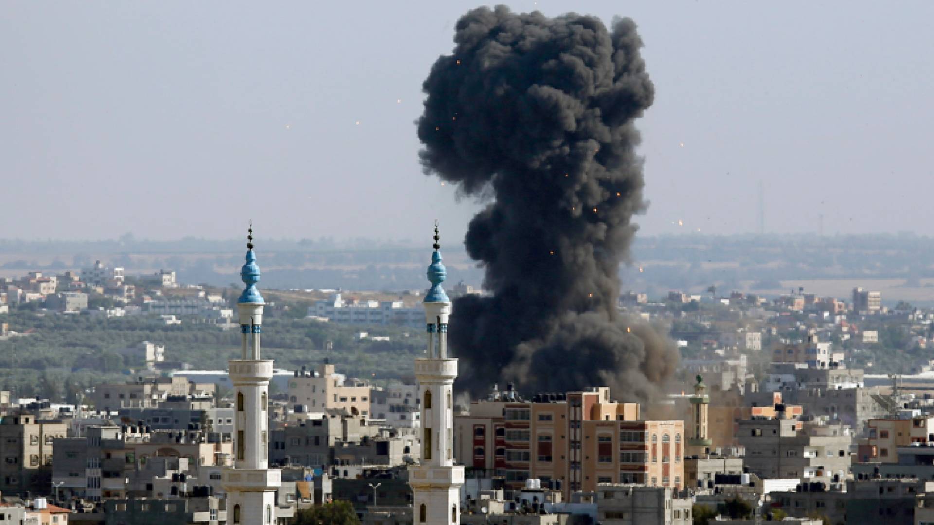 إحدى غارات الاحتلال الاسرائيلي على قطاع غزة