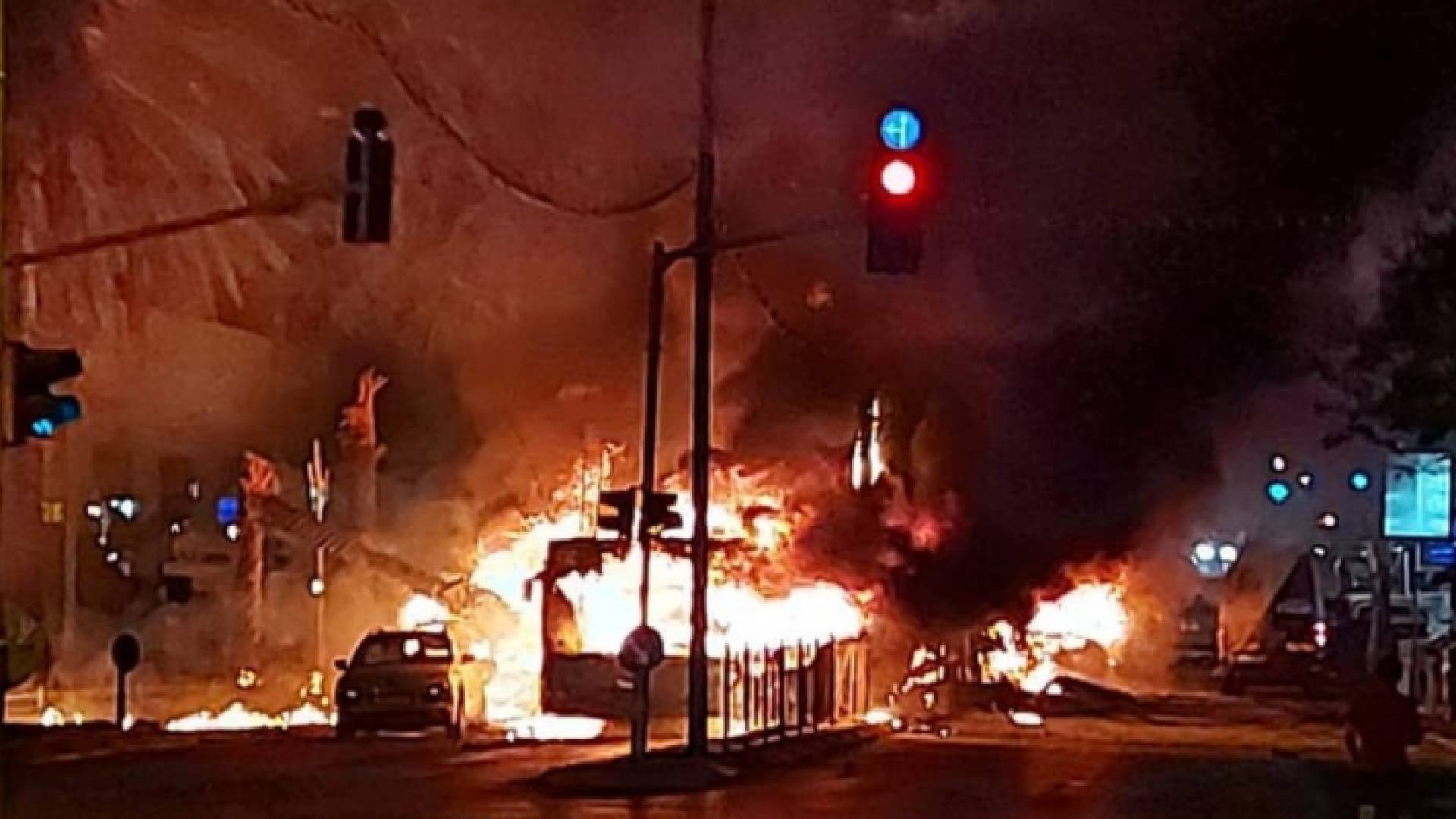 صواريخ المقاومة الفلسطينية تسقط في مناطق تابعة للاحتلال الاسرائيلي